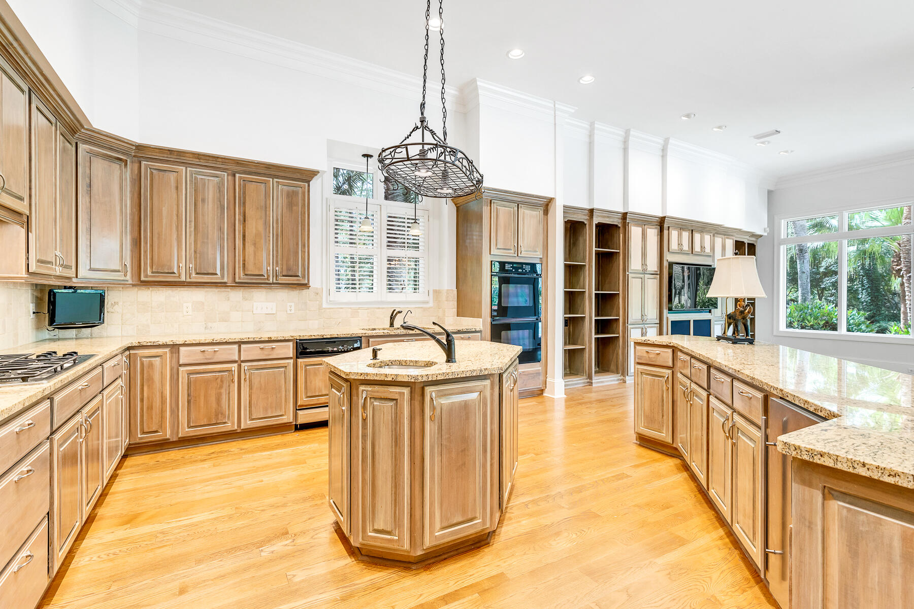 BAYTOWNE AVENUE - Residential