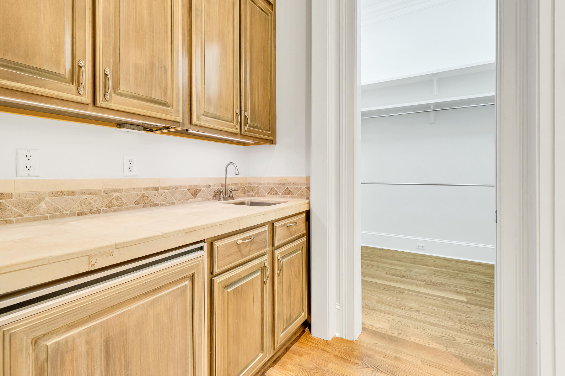 BAYTOWNE AVENUE - Residential