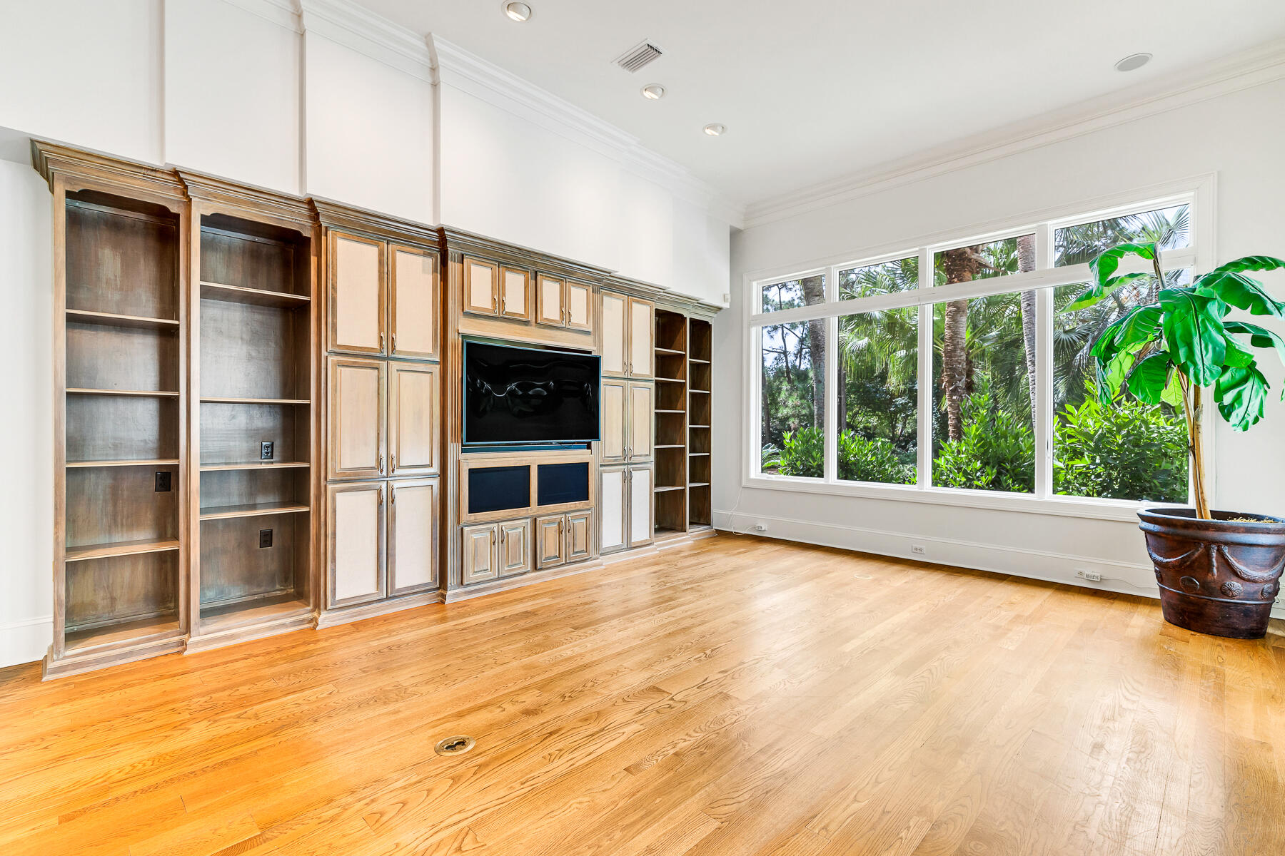 BAYTOWNE AVENUE - Residential