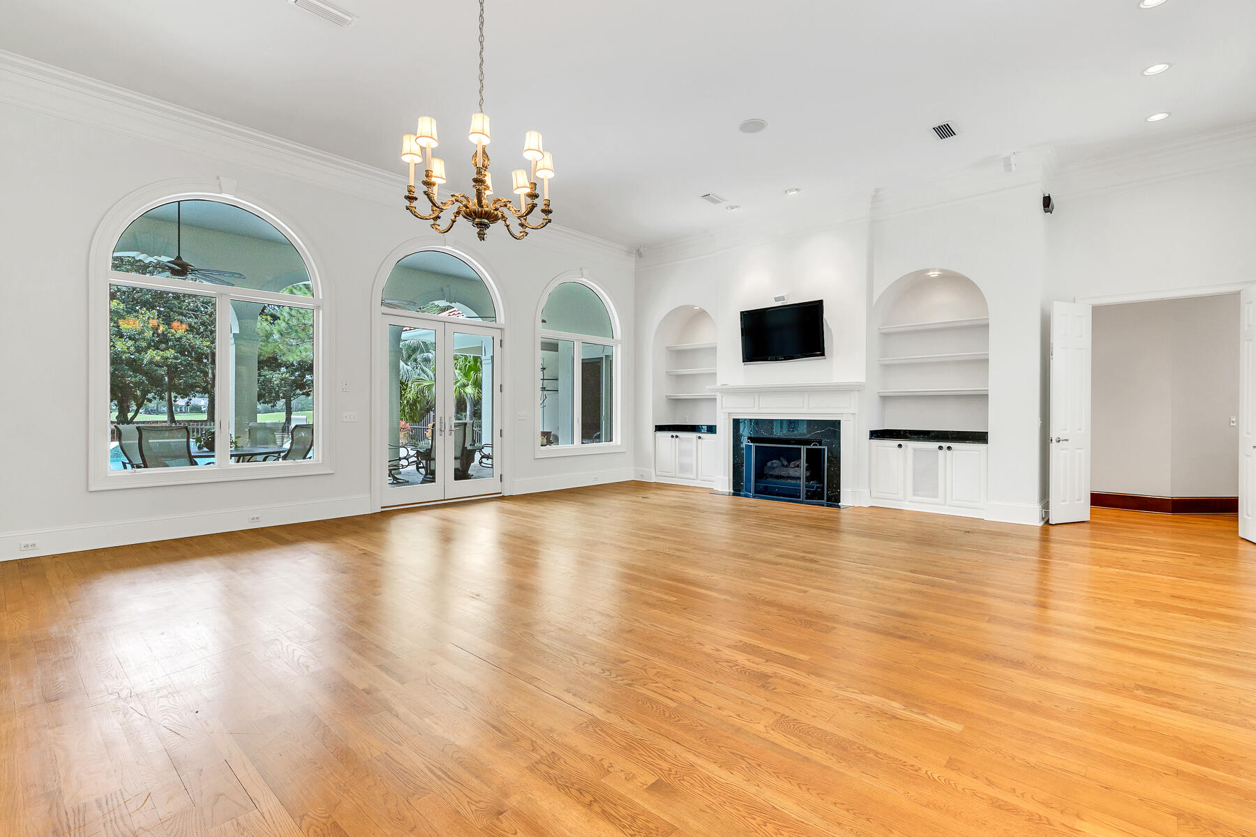 BAYTOWNE AVENUE - Residential