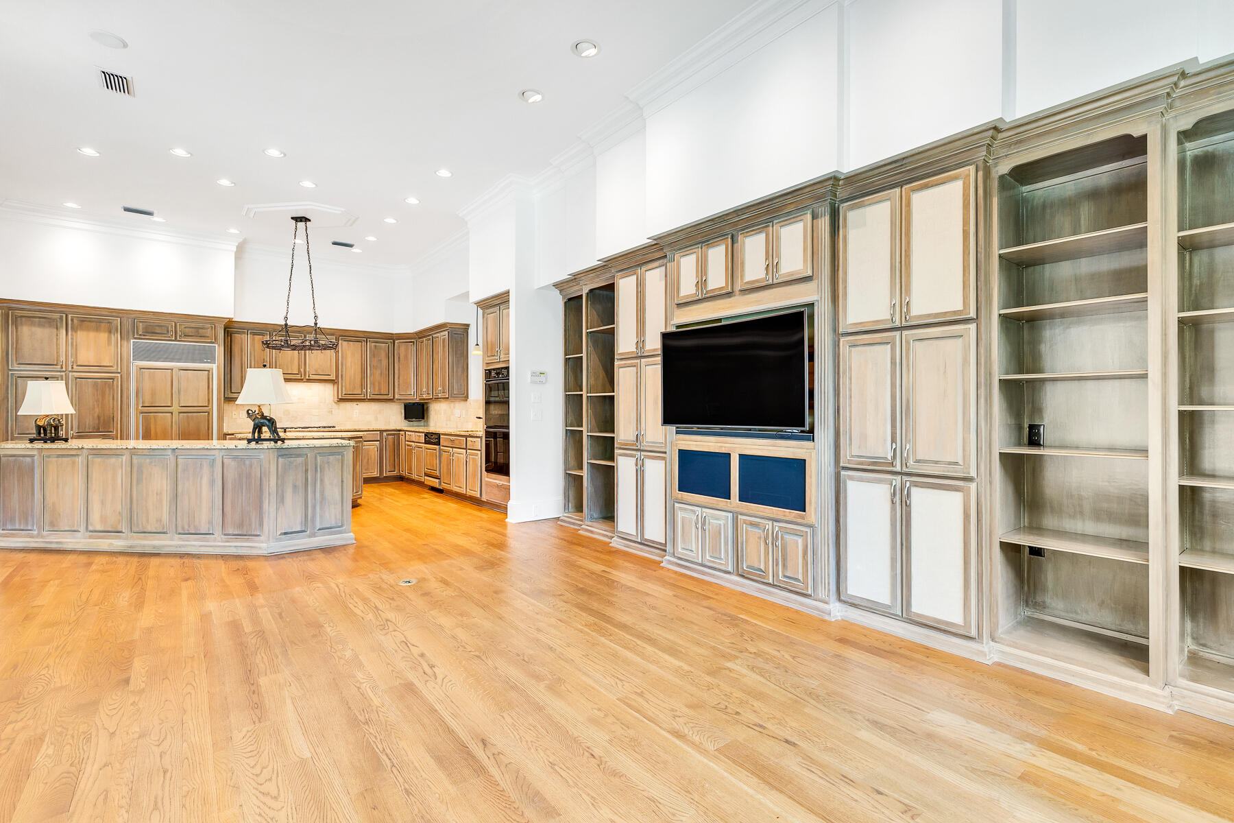 BAYTOWNE AVENUE - Residential