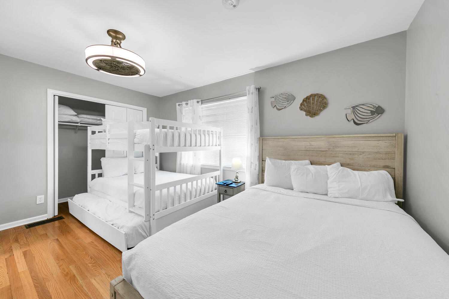 WOODLAND SHORES T/H PH 2 - Residential