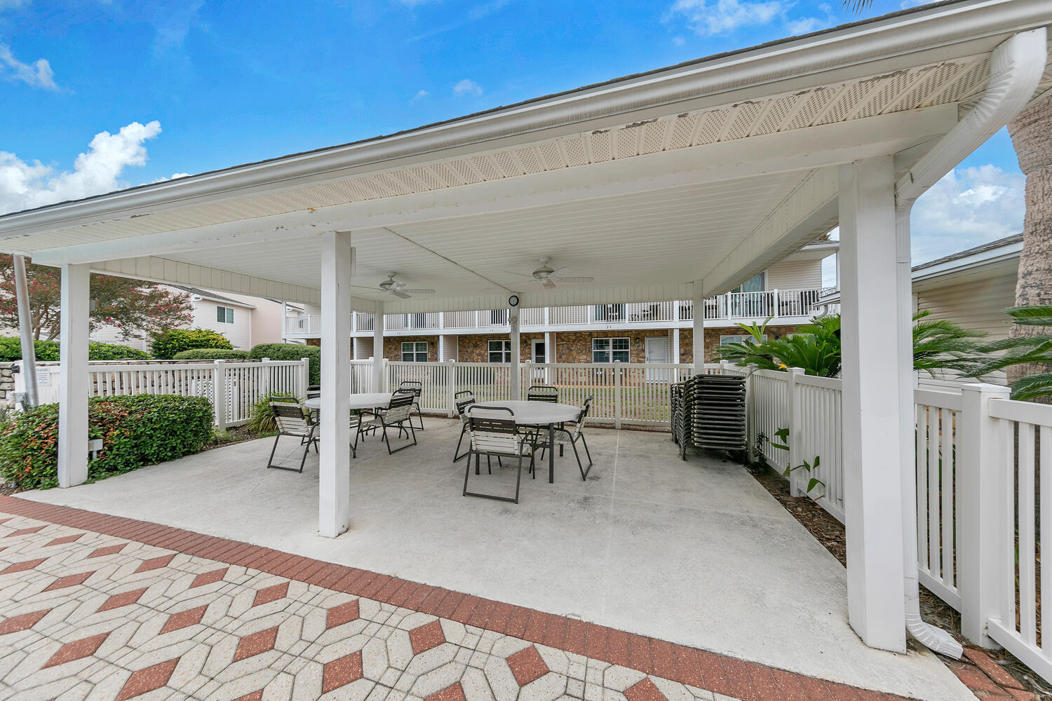 WOODLAND SHORES T/H PH 2 - Residential