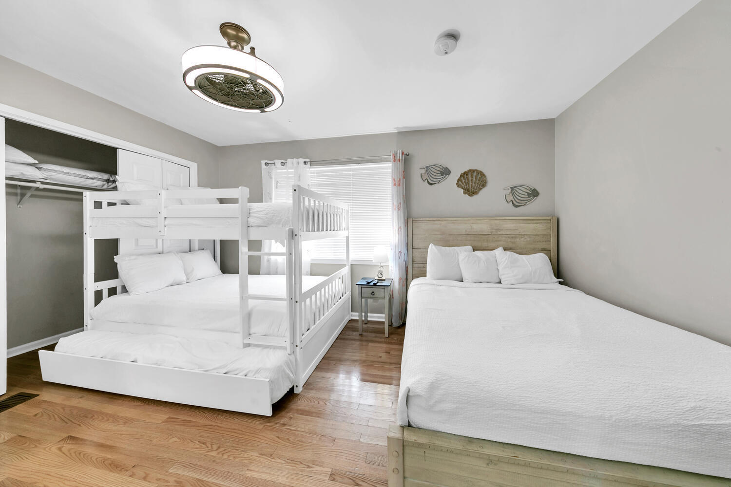 WOODLAND SHORES T/H PH 2 - Residential