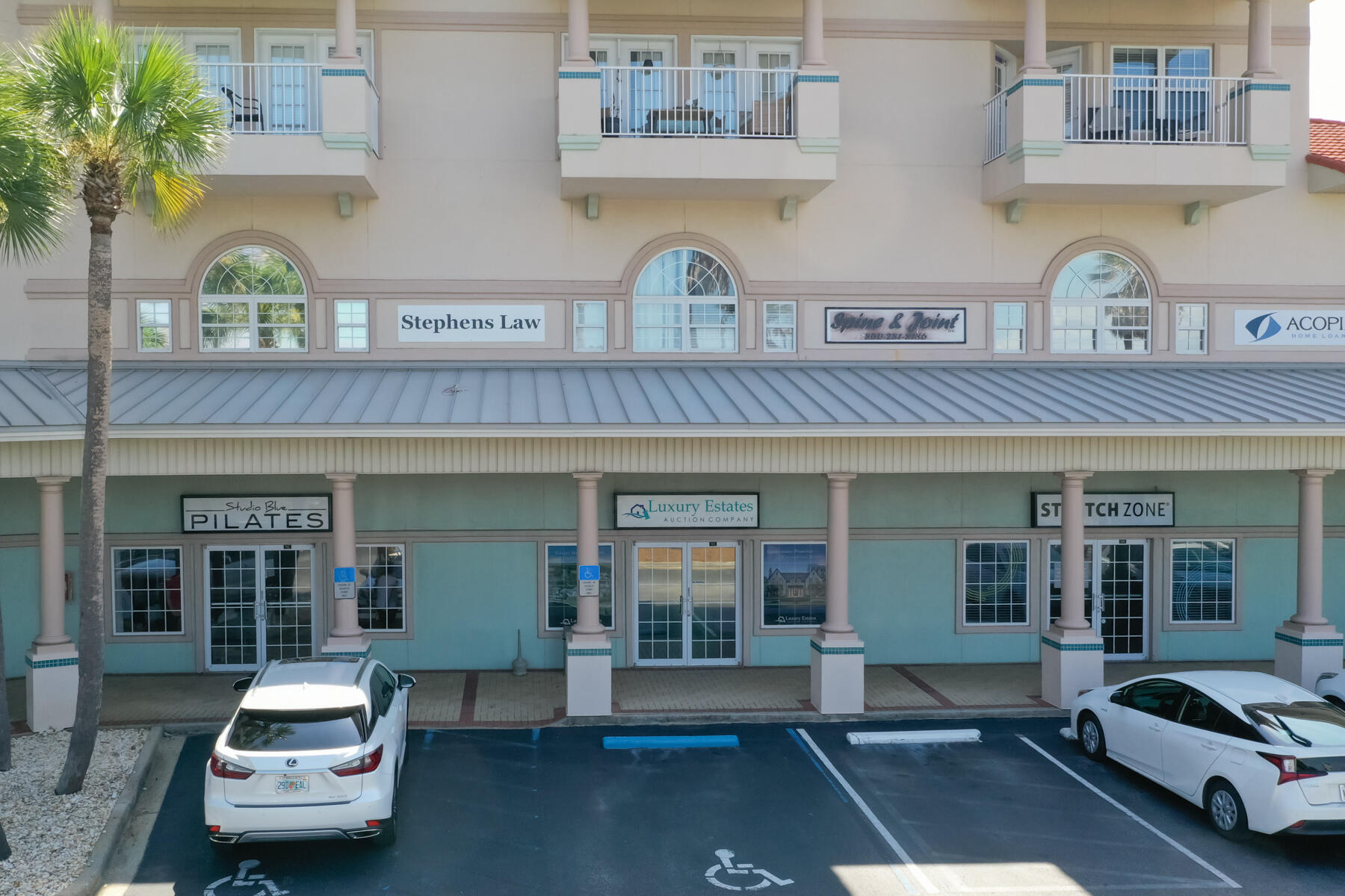 This unit has 5 separate offices, reception area, conference area, bathroom and a kitchen.HOA cam fee includes (2) spots for signage out by entrance.