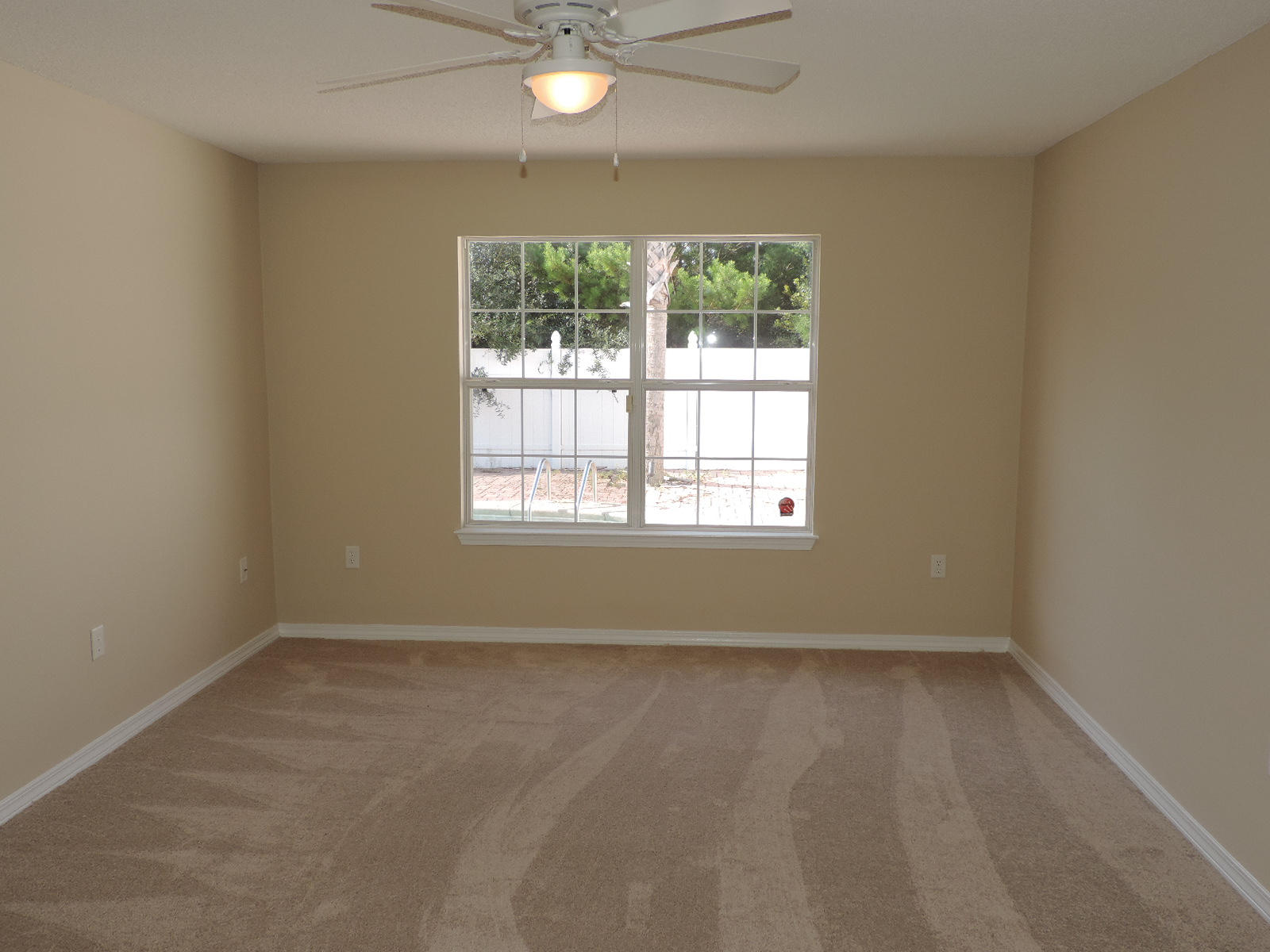 PARADISE RETREAT - Residential