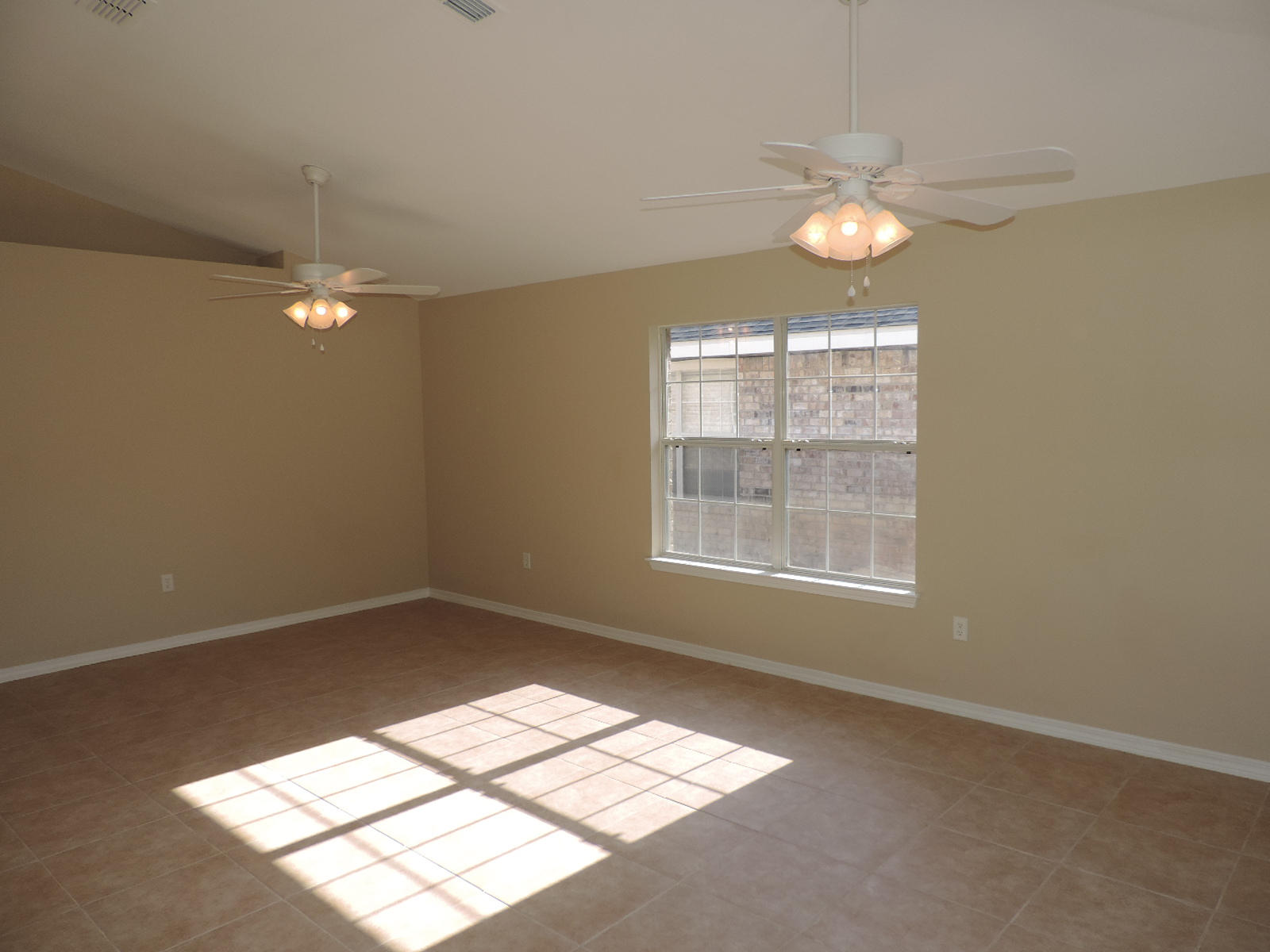 PARADISE RETREAT - Residential