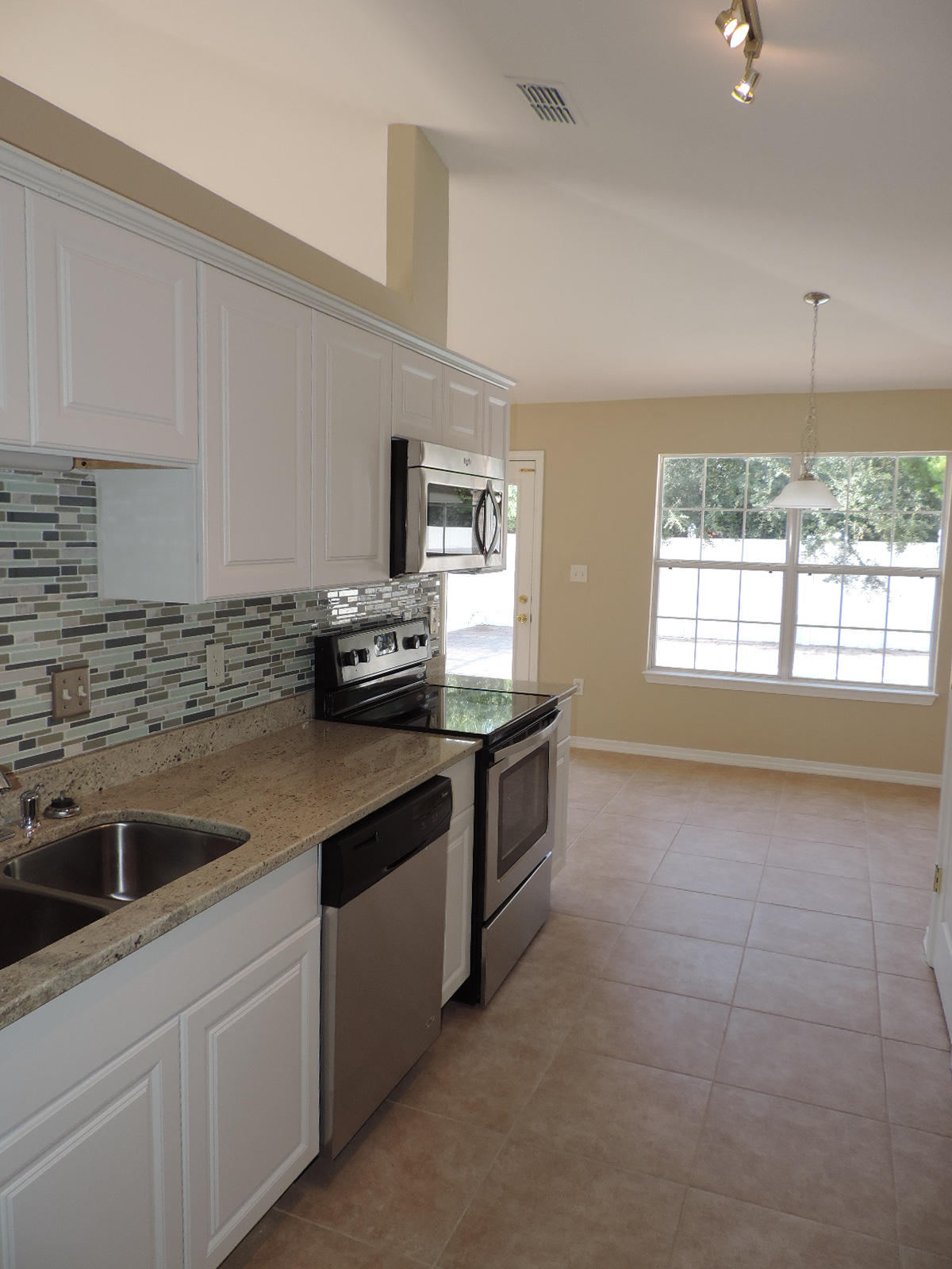 PARADISE RETREAT - Residential