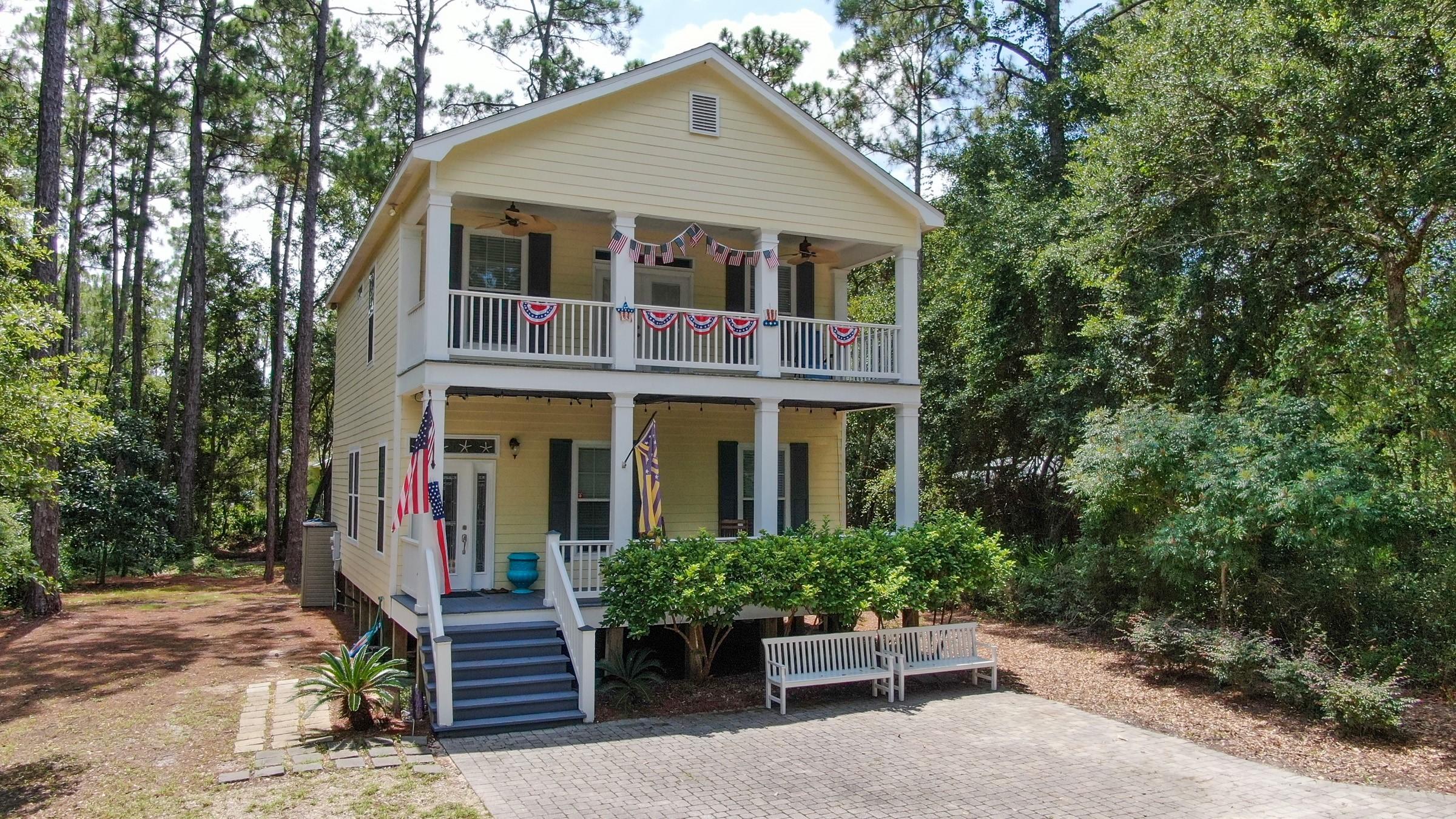 MAGNOLIA BEACH - Residential