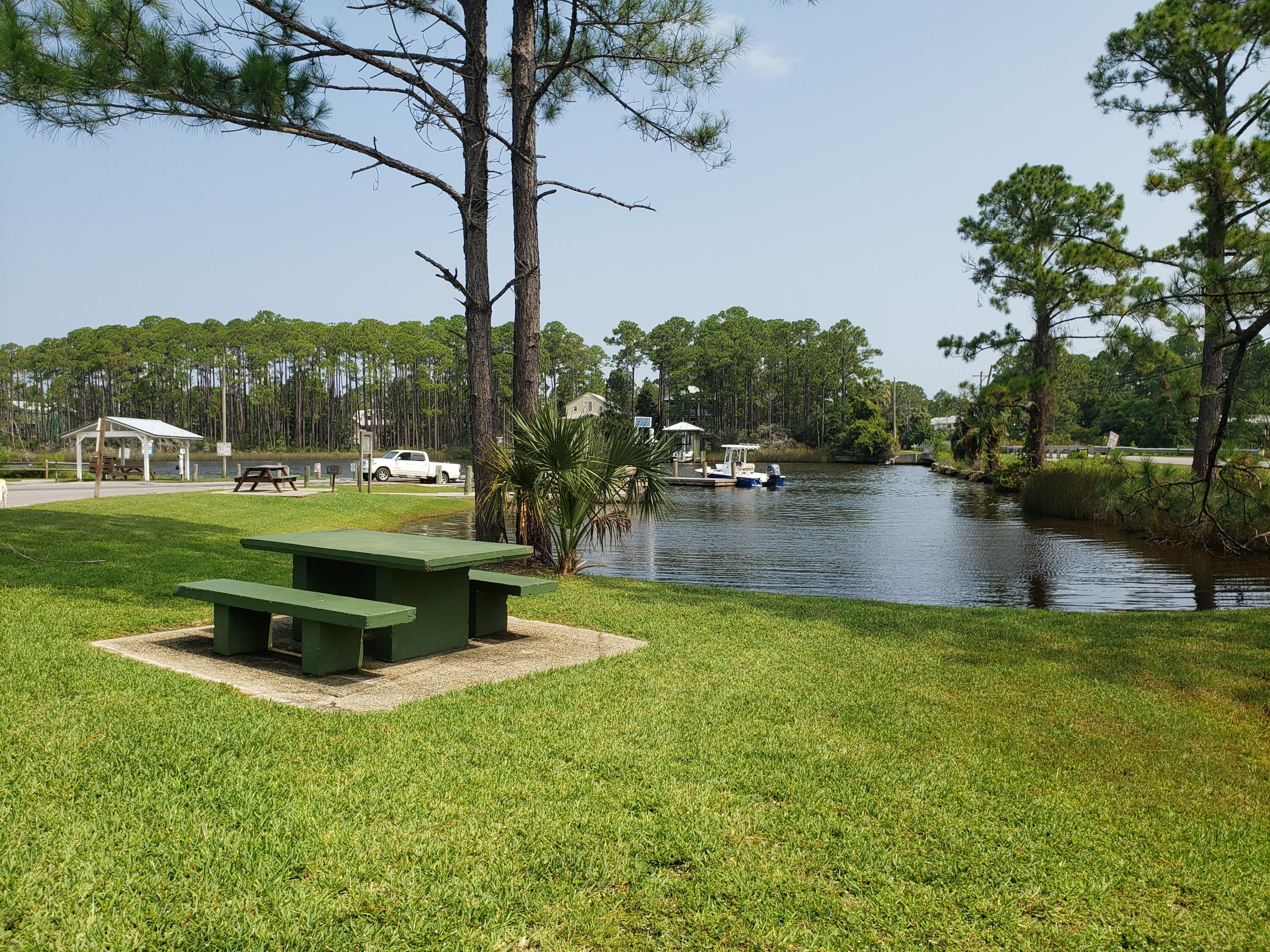 MAGNOLIA BEACH - Residential