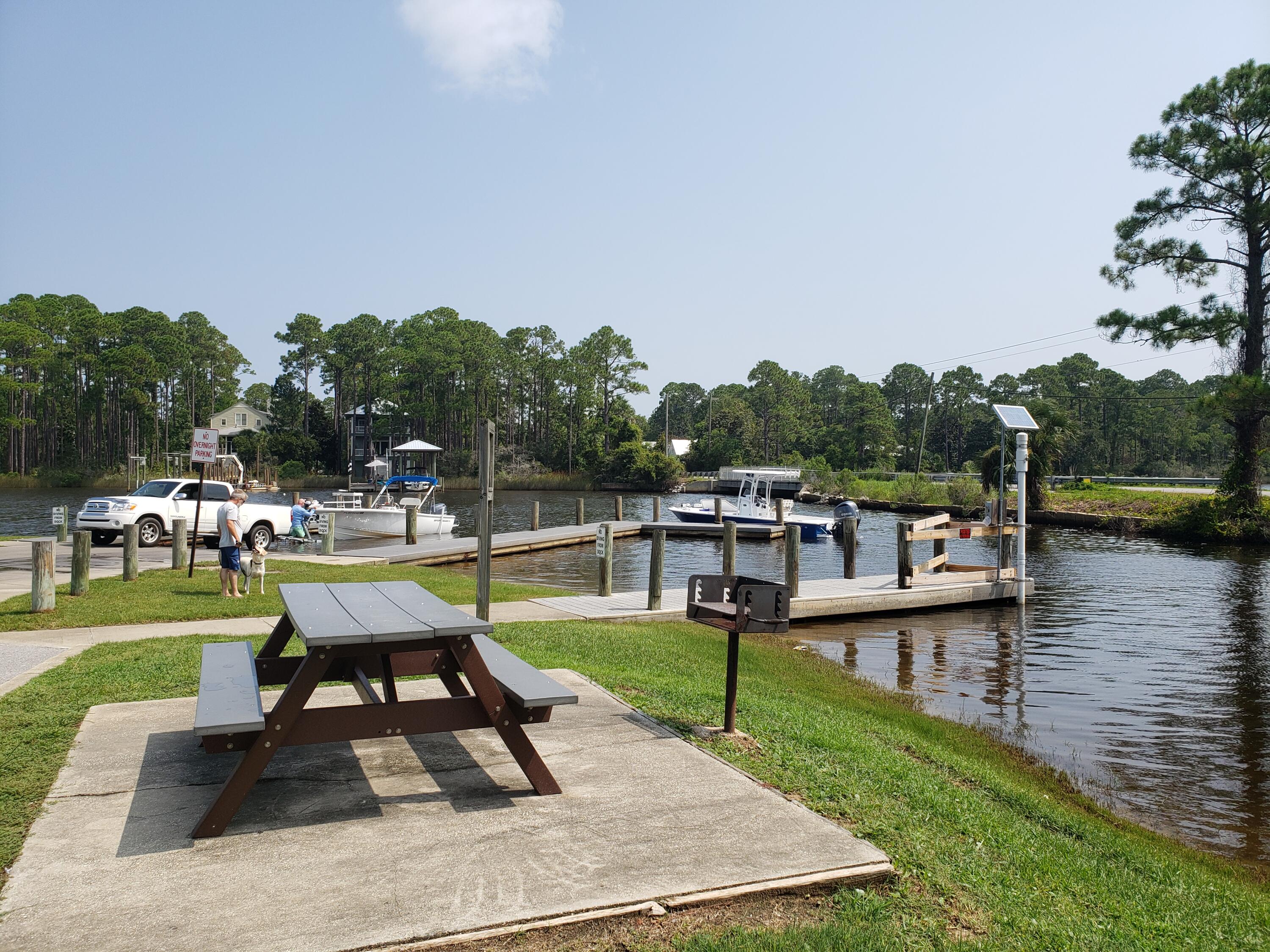 MAGNOLIA BEACH - Residential
