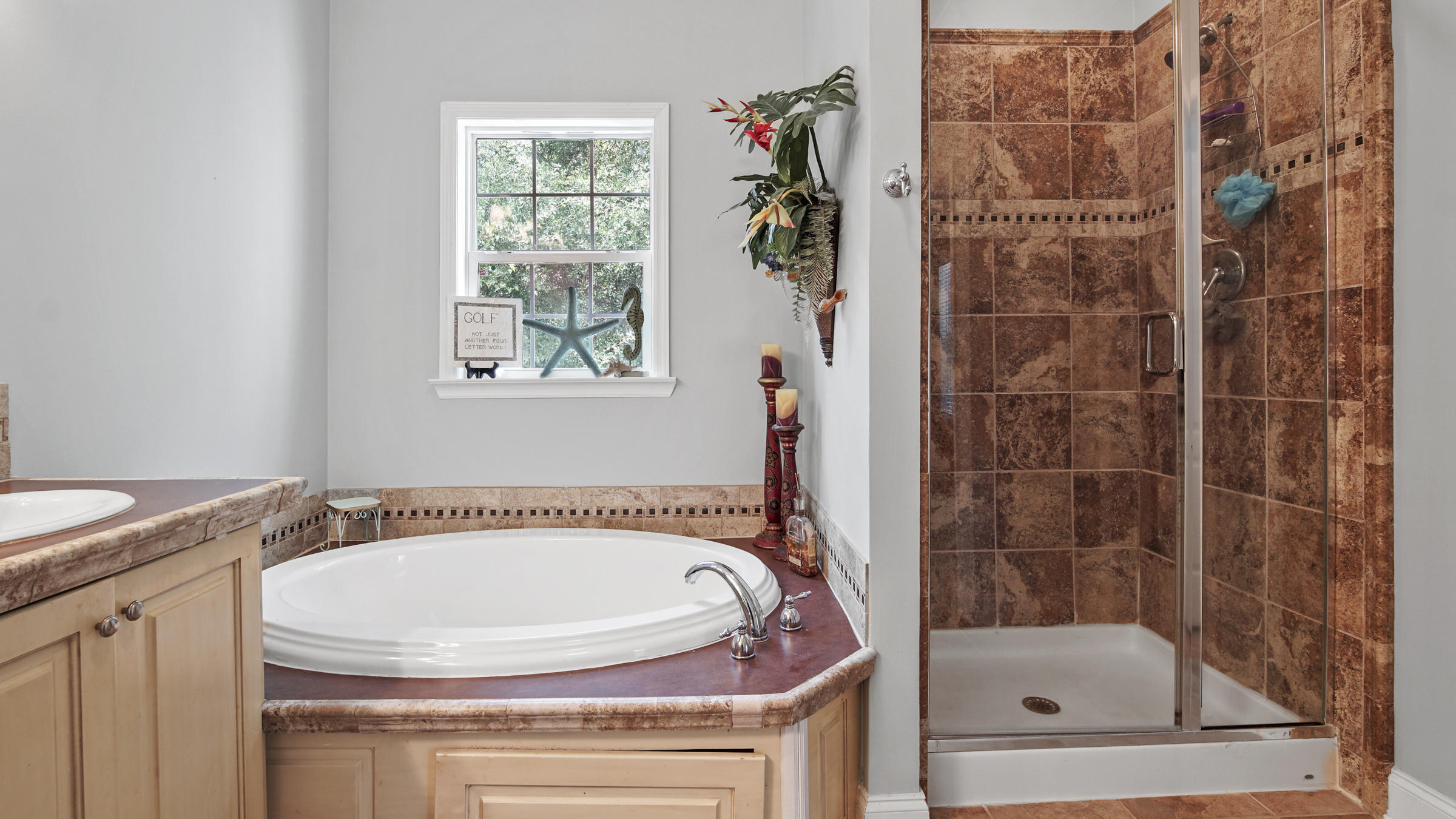 MAGNOLIA BEACH - Residential