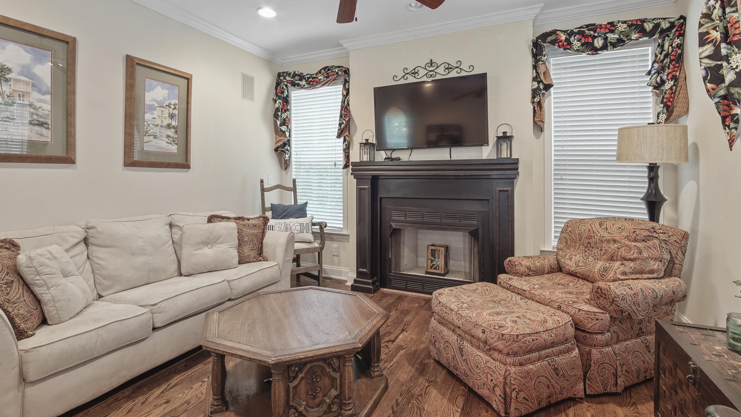 MAGNOLIA BEACH - Residential