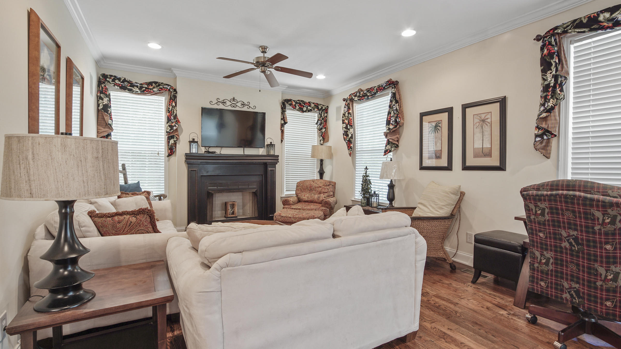 MAGNOLIA BEACH - Residential