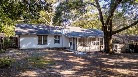 A home in Niceville