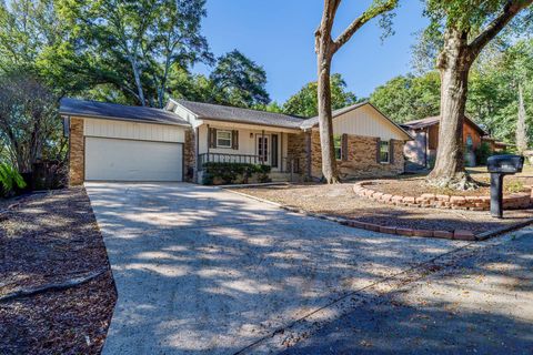 A home in Niceville