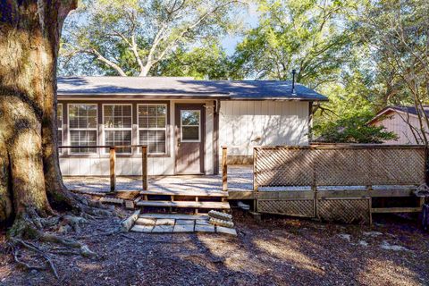 A home in Niceville