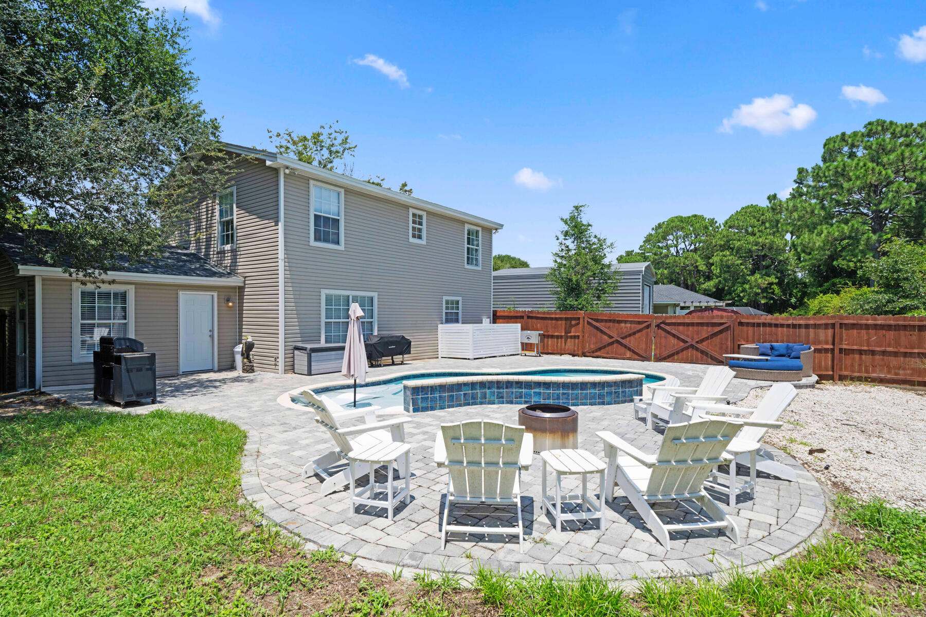 KELL-AIRE GARDENS - Residential