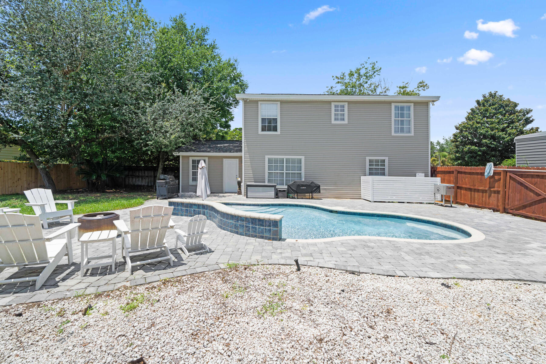 KELL-AIRE GARDENS - Residential