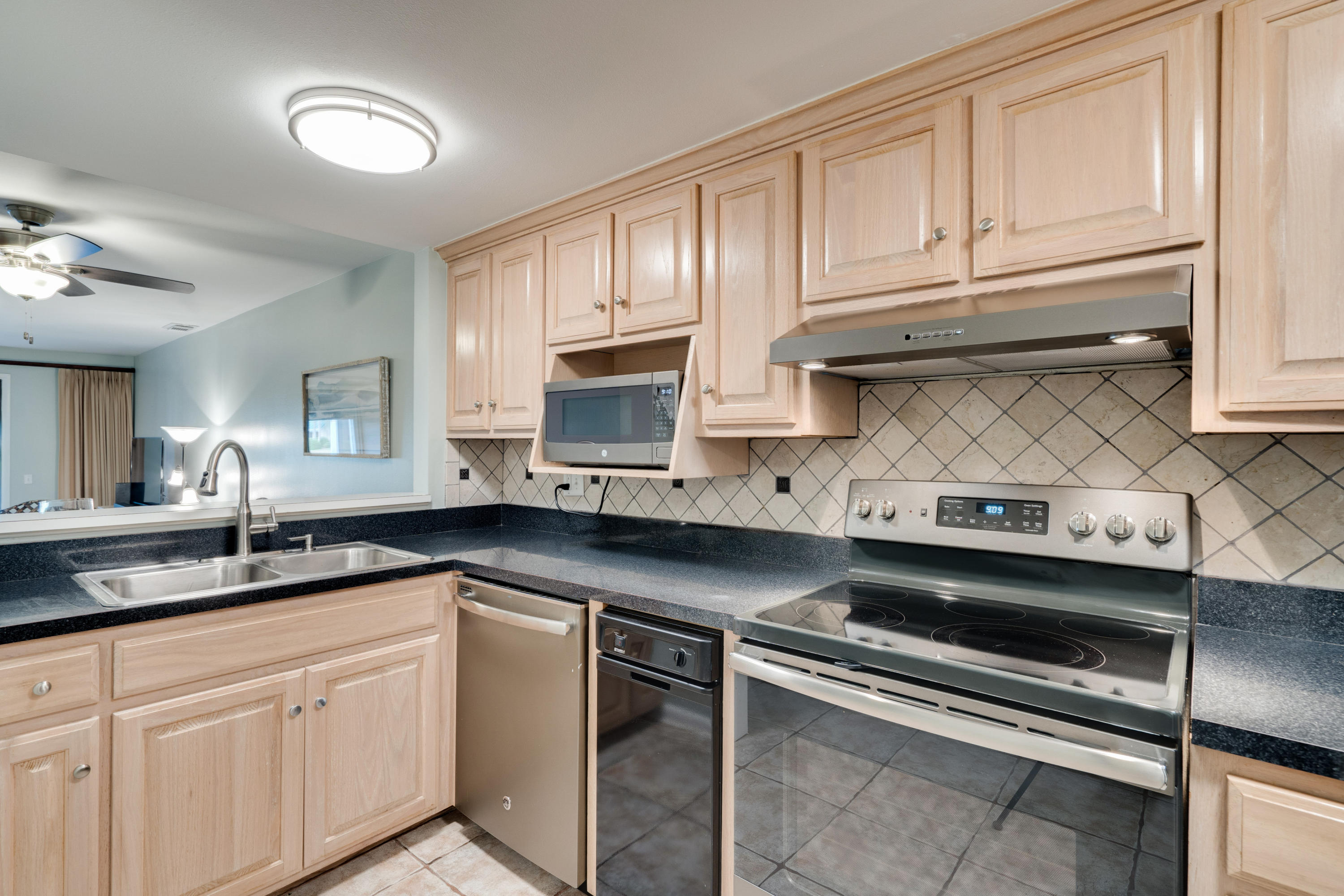 BAYOU VILLAGE CONDO PH 1 - Residential