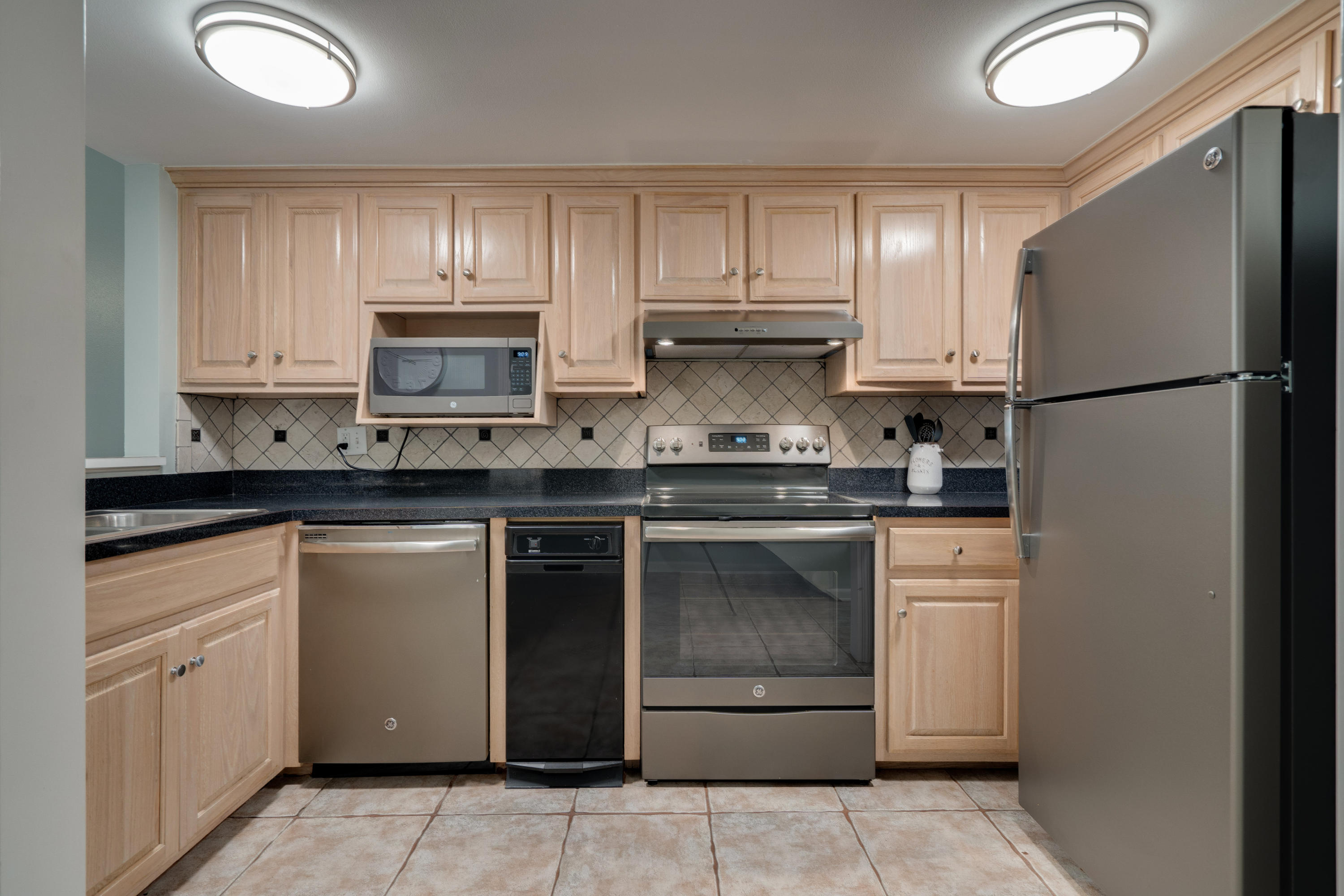 BAYOU VILLAGE CONDO PH 1 - Residential