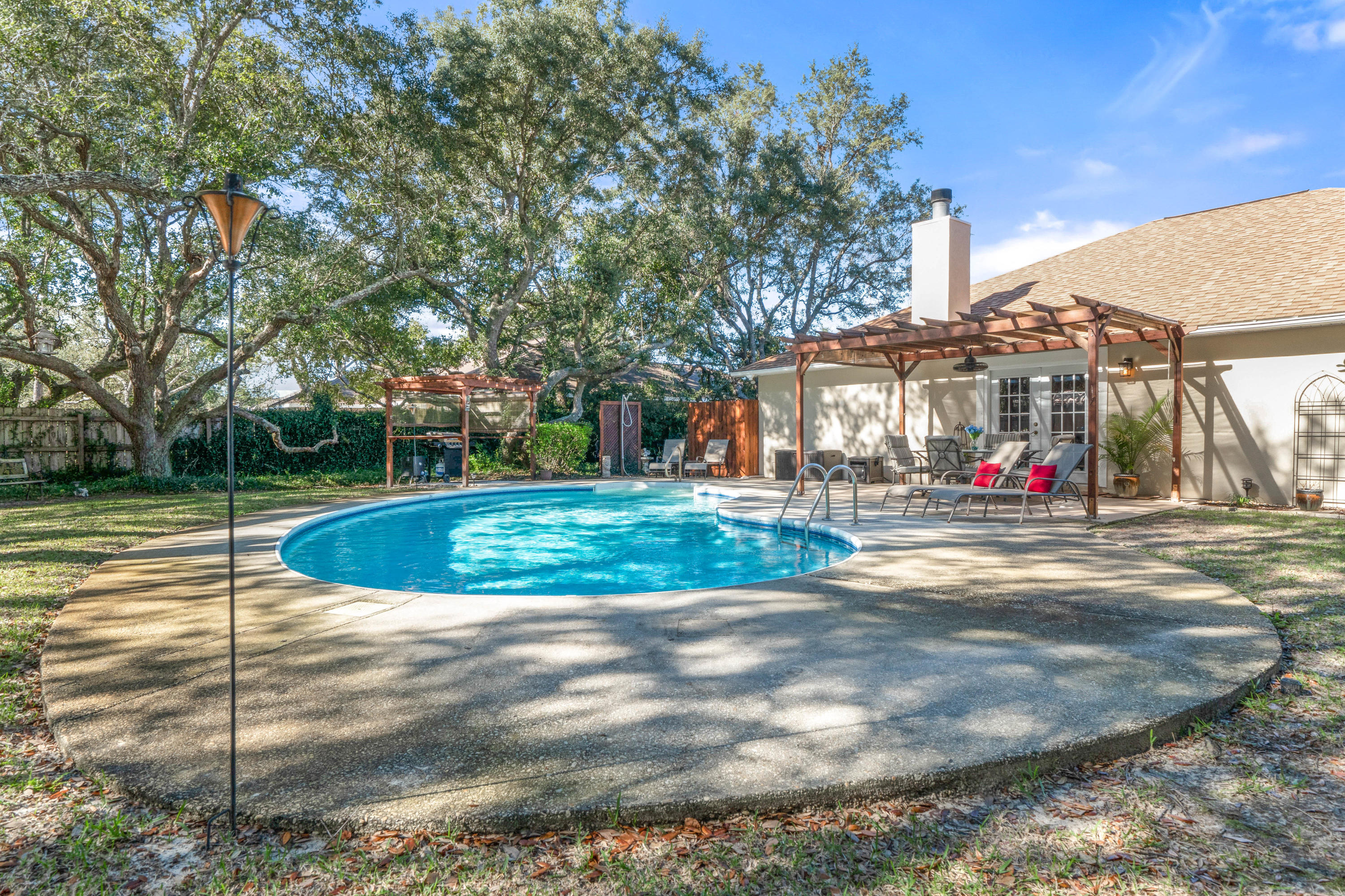 HOLLEY BY THE SEA - Residential