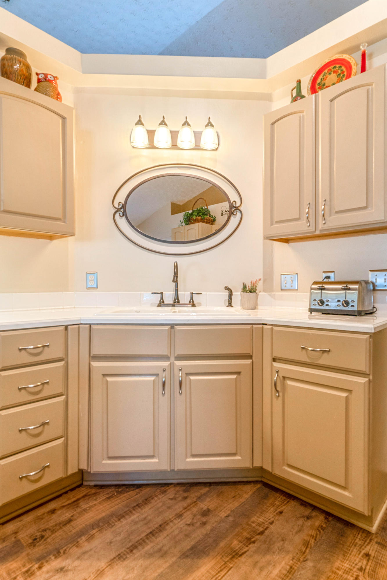 HOLLEY BY THE SEA - Residential