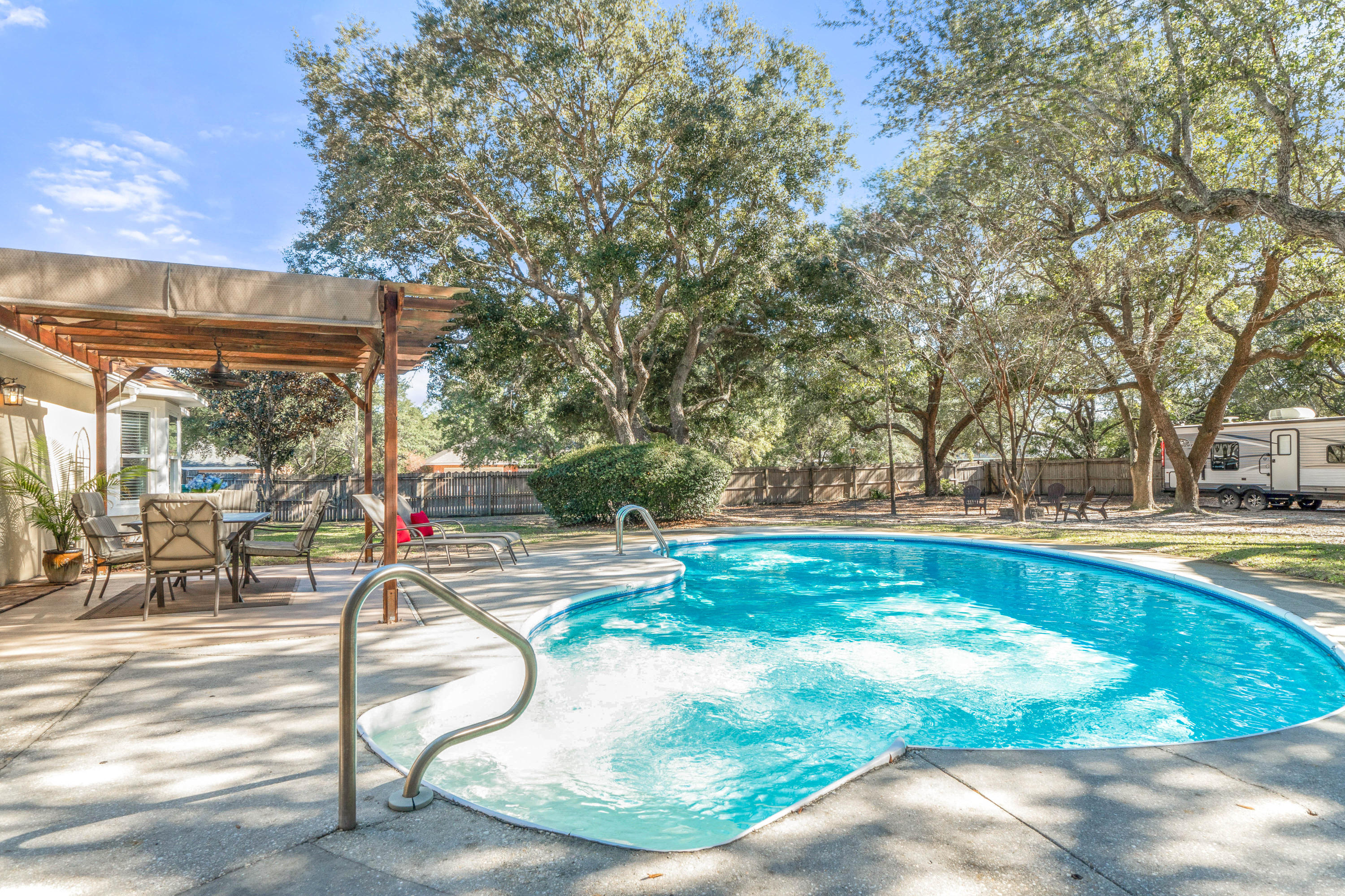 HOLLEY BY THE SEA - Residential