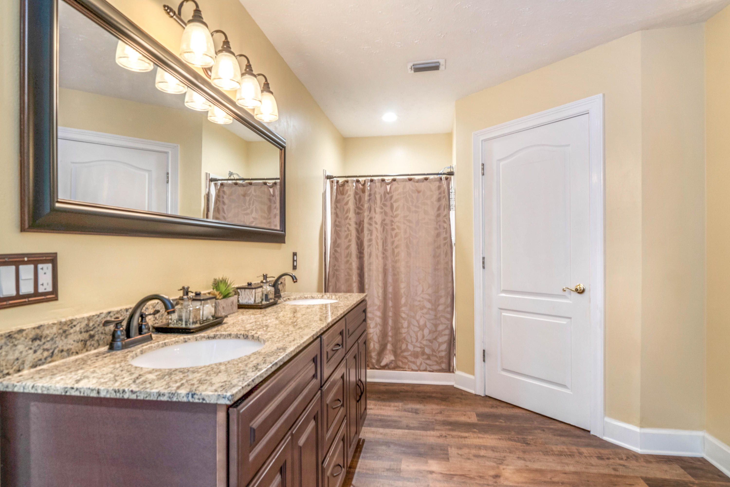 HOLLEY BY THE SEA - Residential