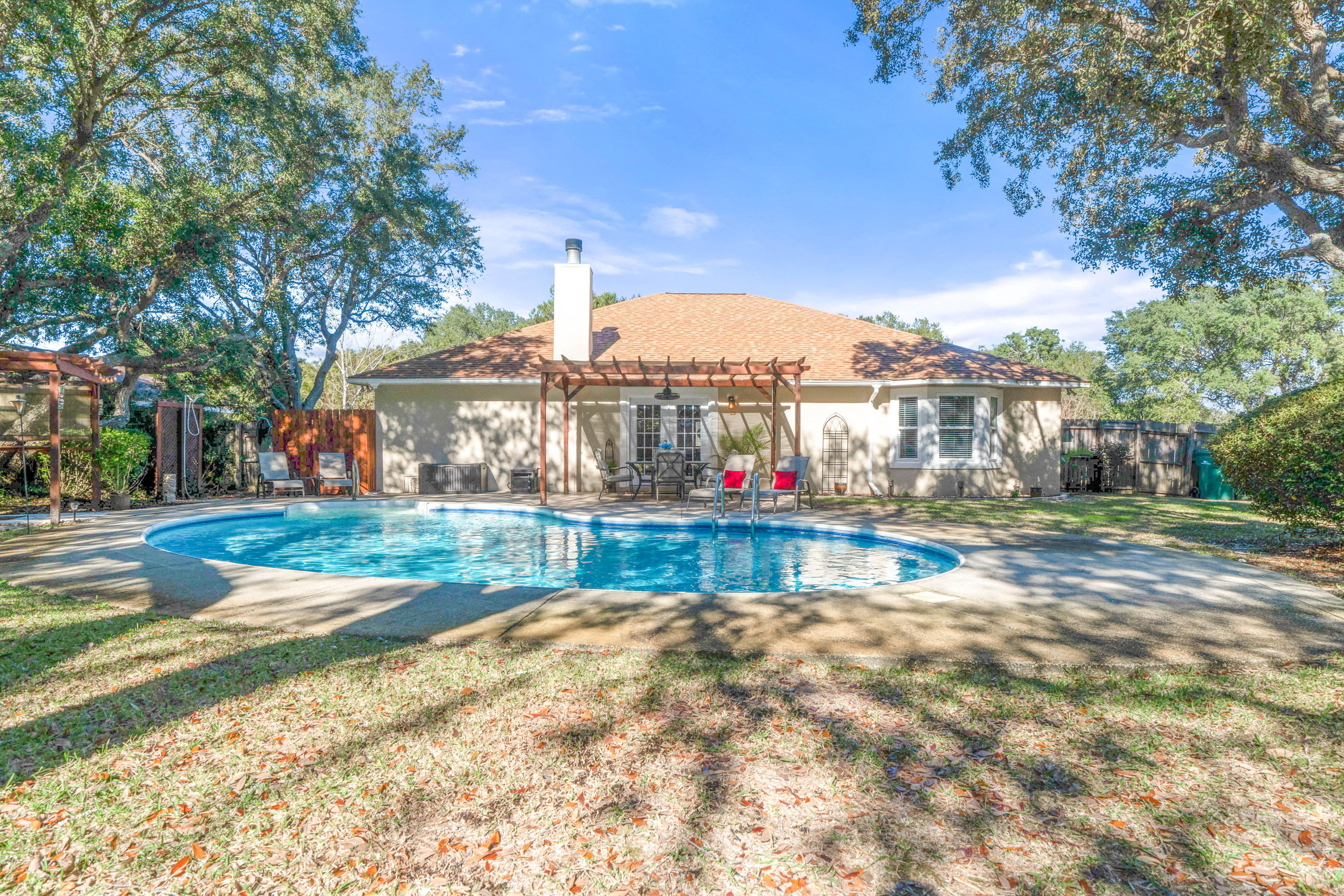 HOLLEY BY THE SEA - Residential