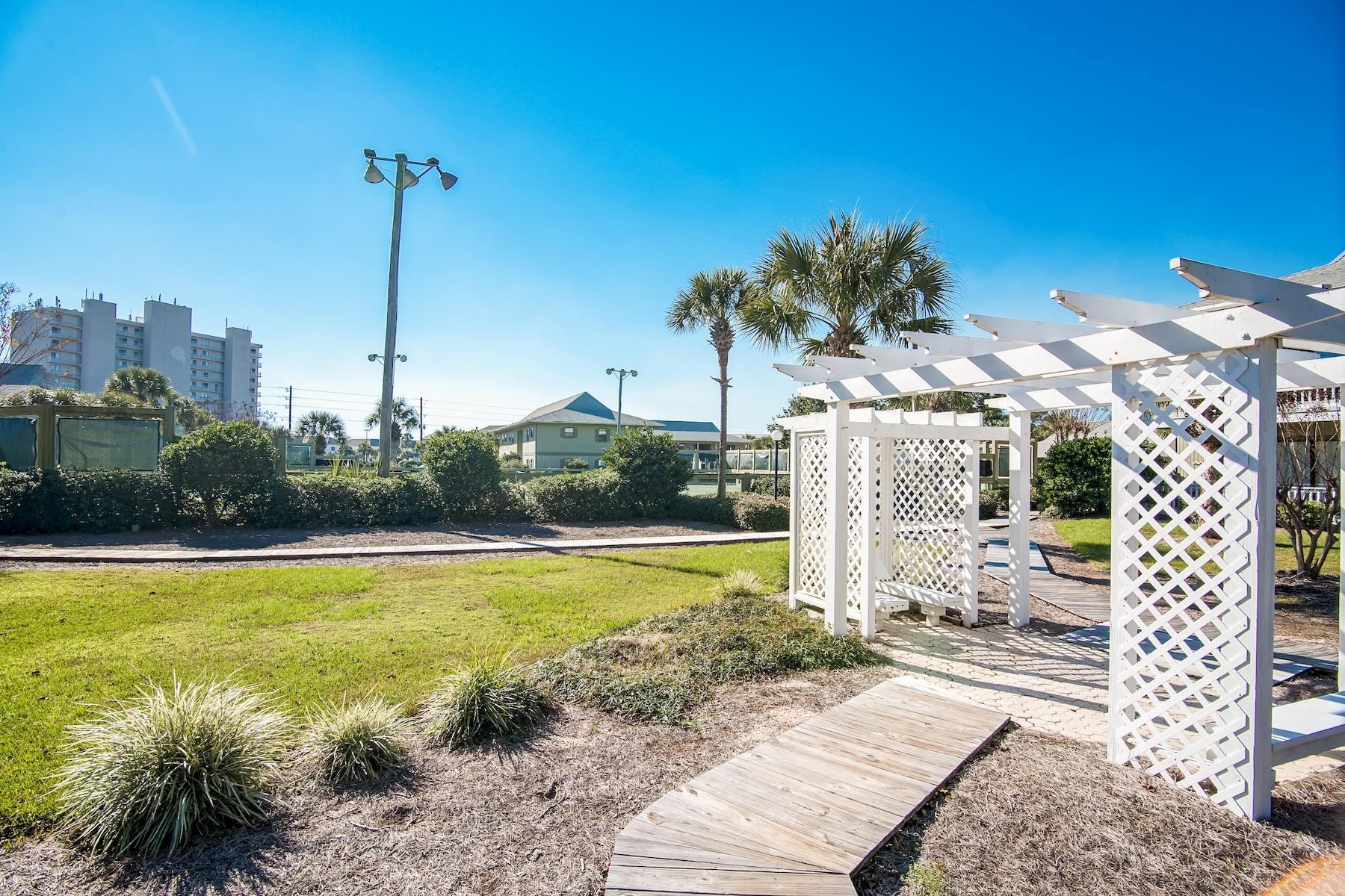 BEACHWOOD VILLAS CONDO - Residential