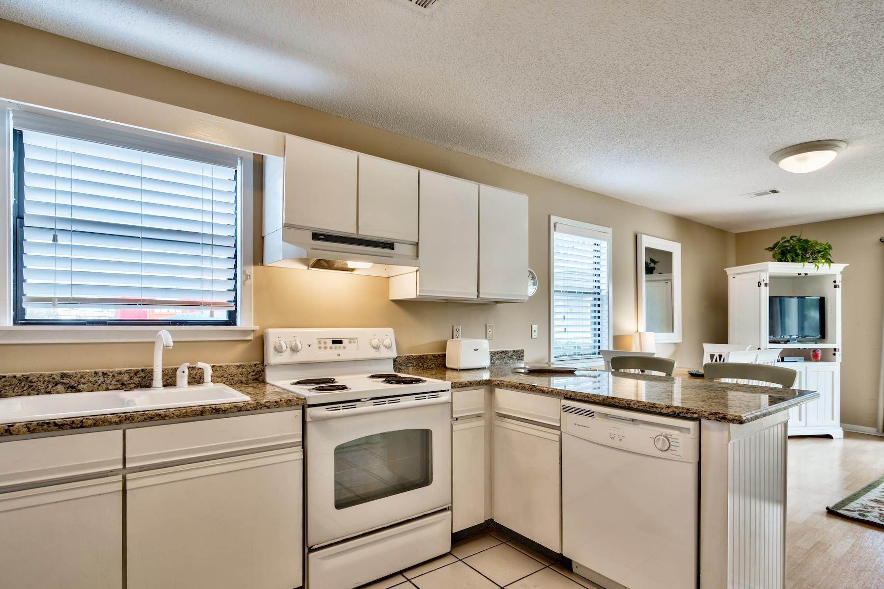 BEACHWOOD VILLAS CONDO - Residential