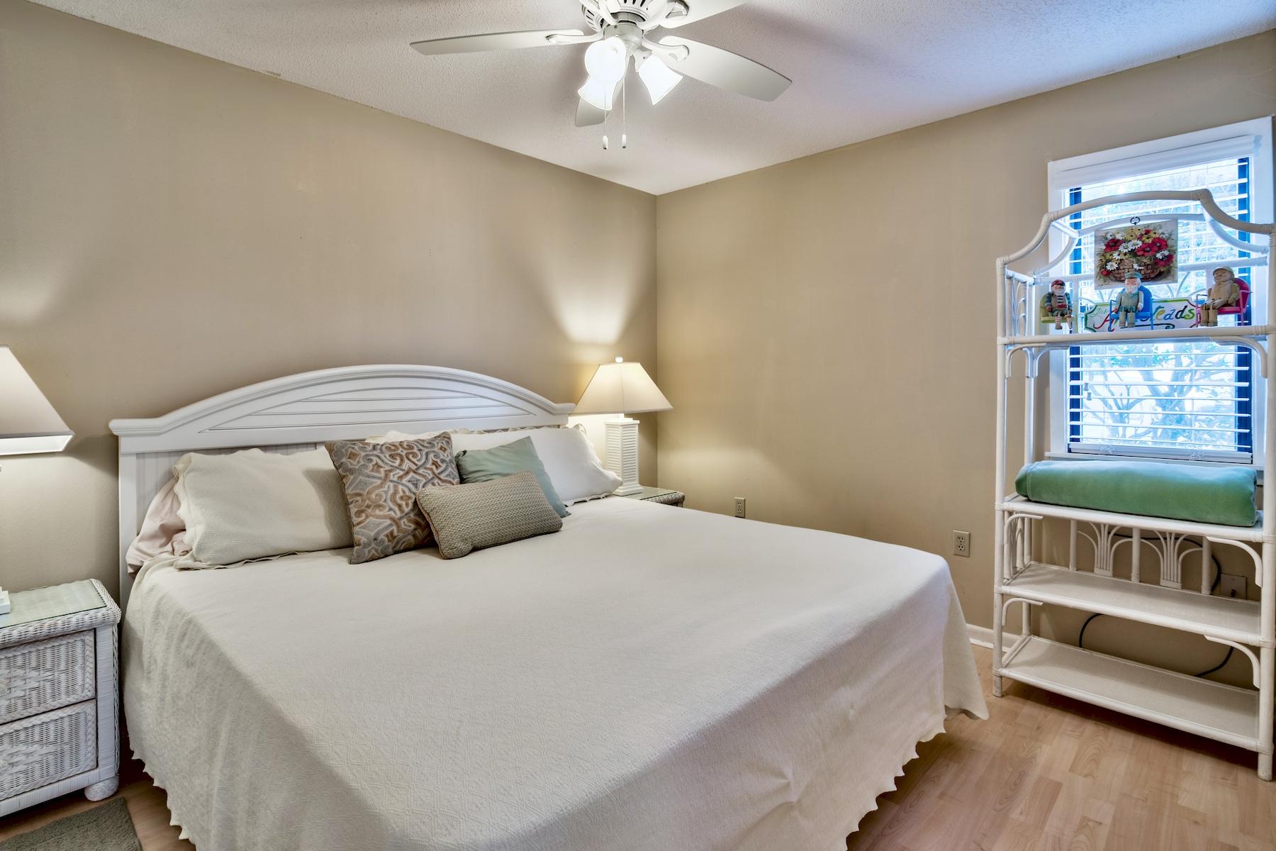 BEACHWOOD VILLAS CONDO - Residential