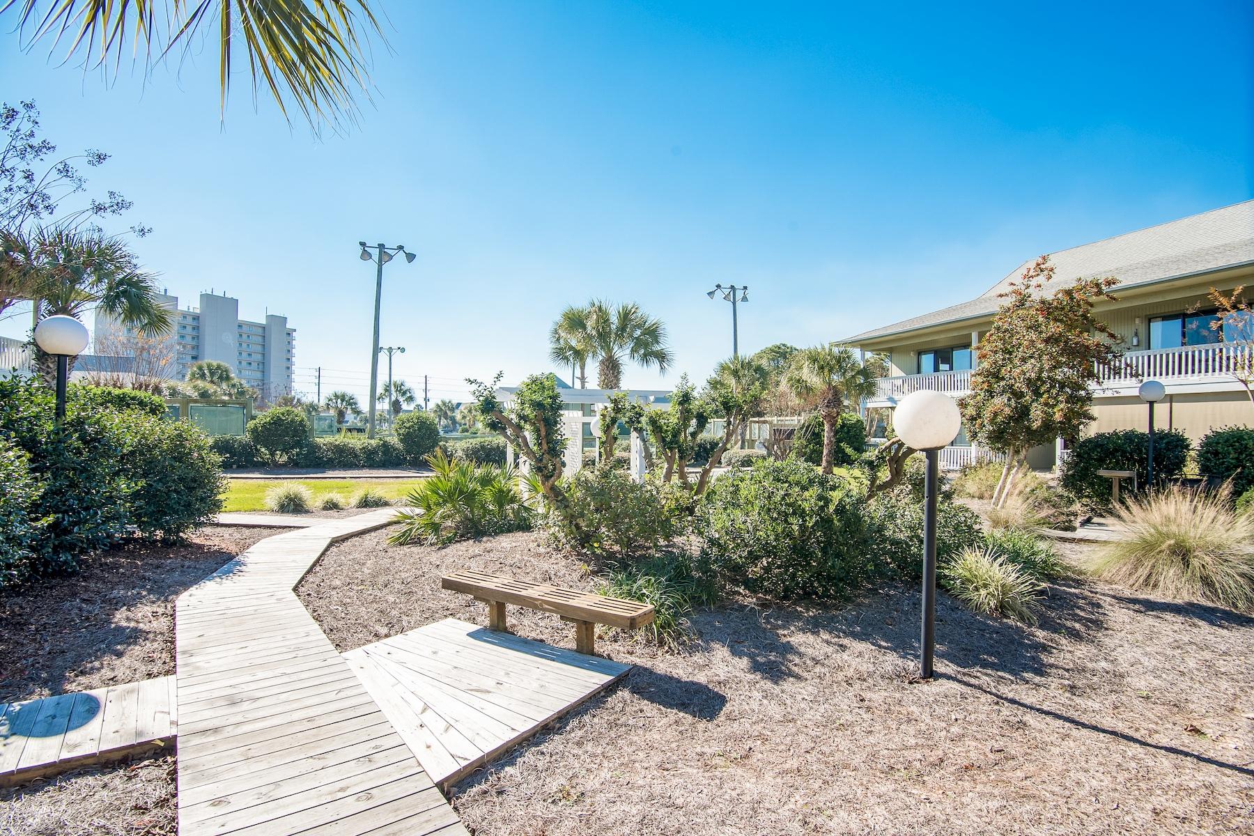 BEACHWOOD VILLAS CONDO - Residential