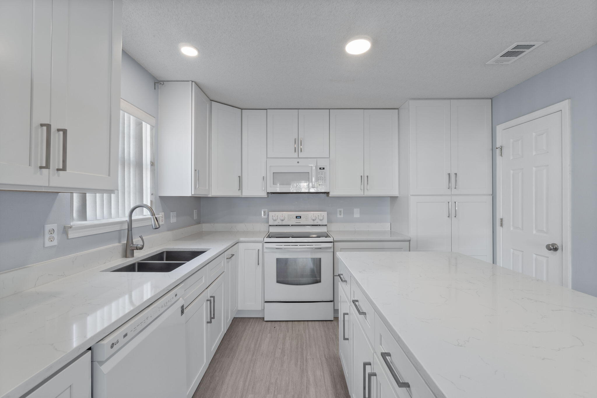 MARSH HARBOR - Residential