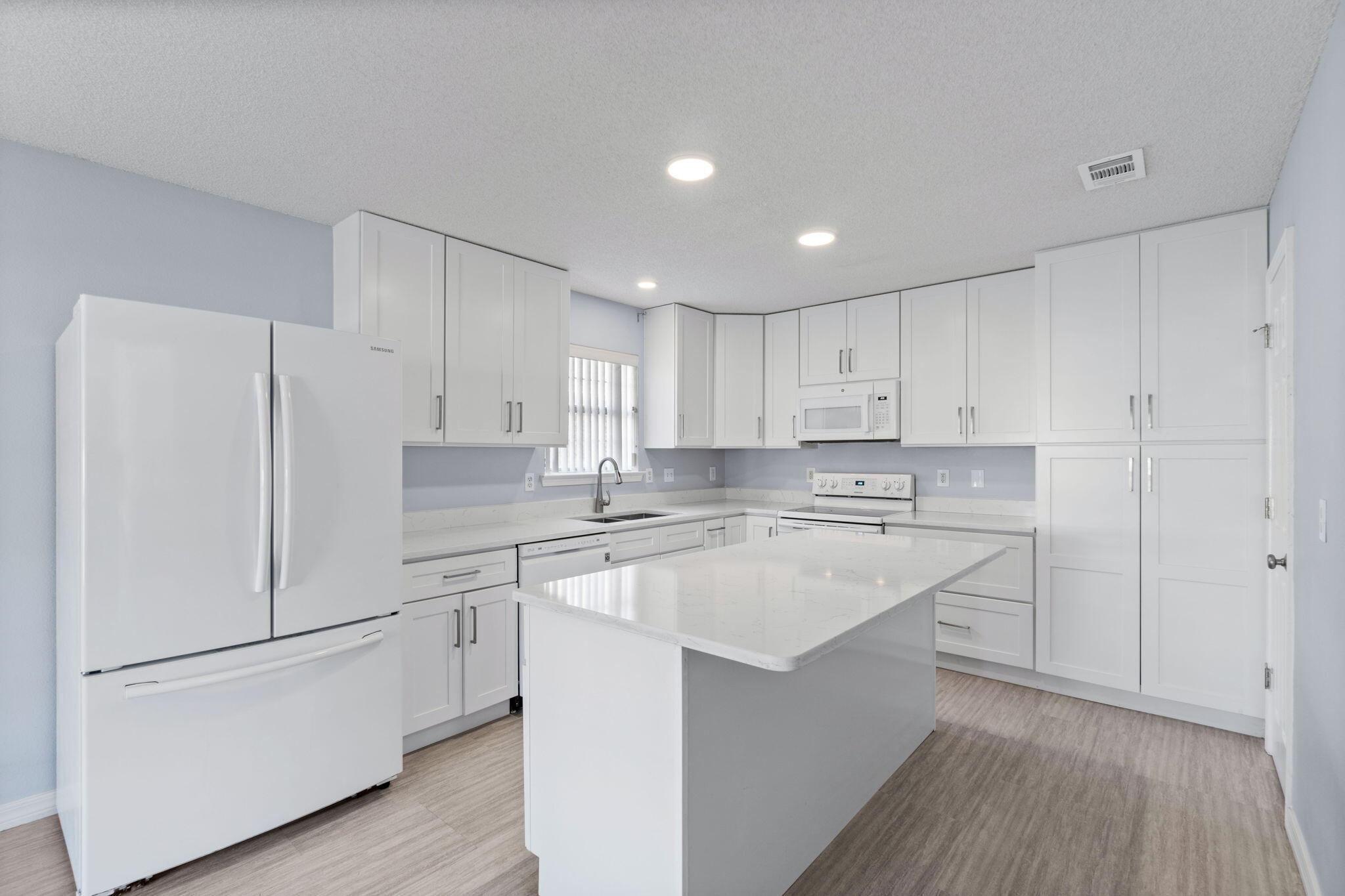 MARSH HARBOR - Residential