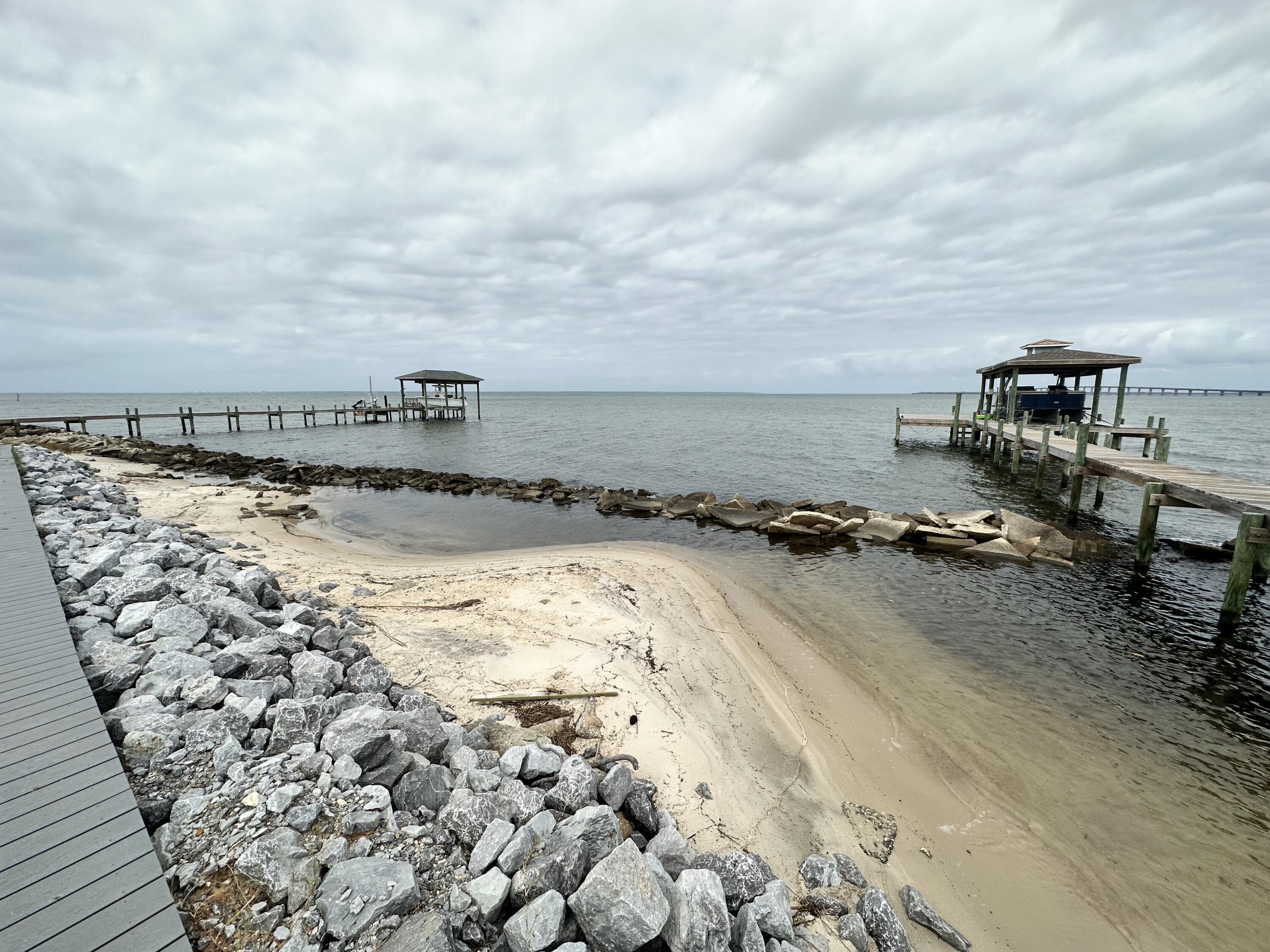 Clipper Bay - Land
