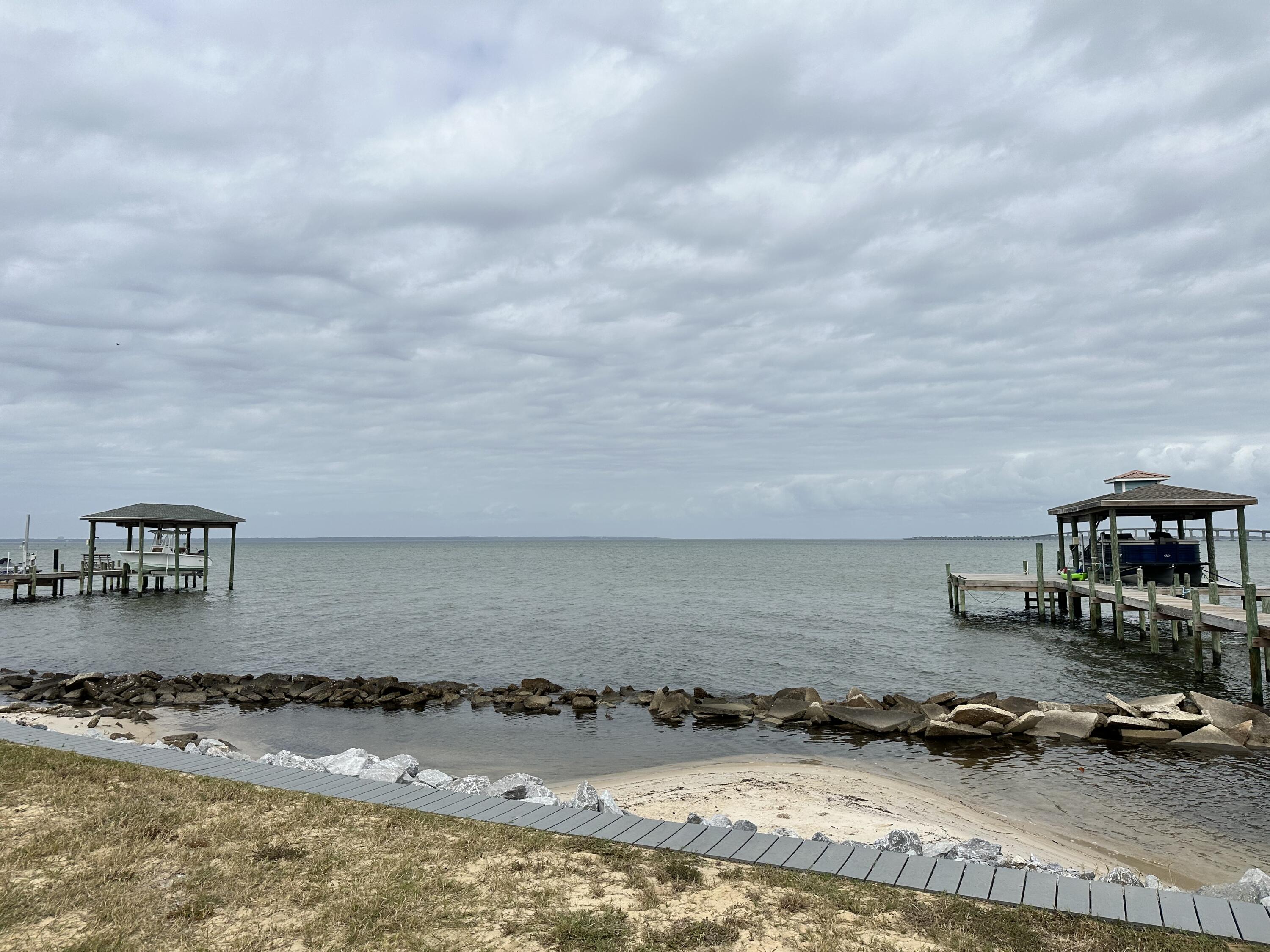 Clipper Bay - Land