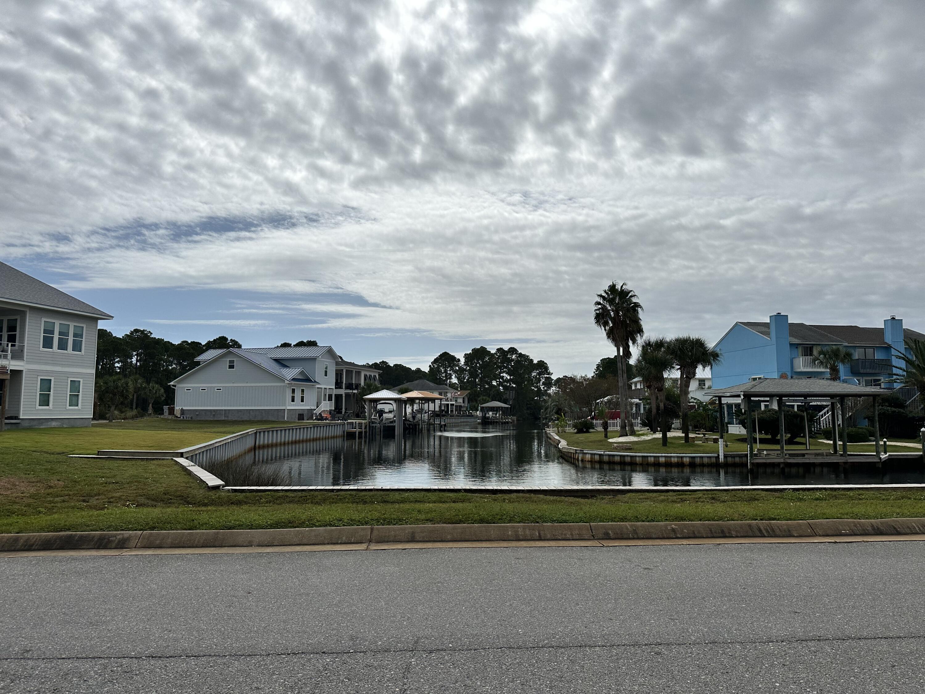 Clipper Bay - Land