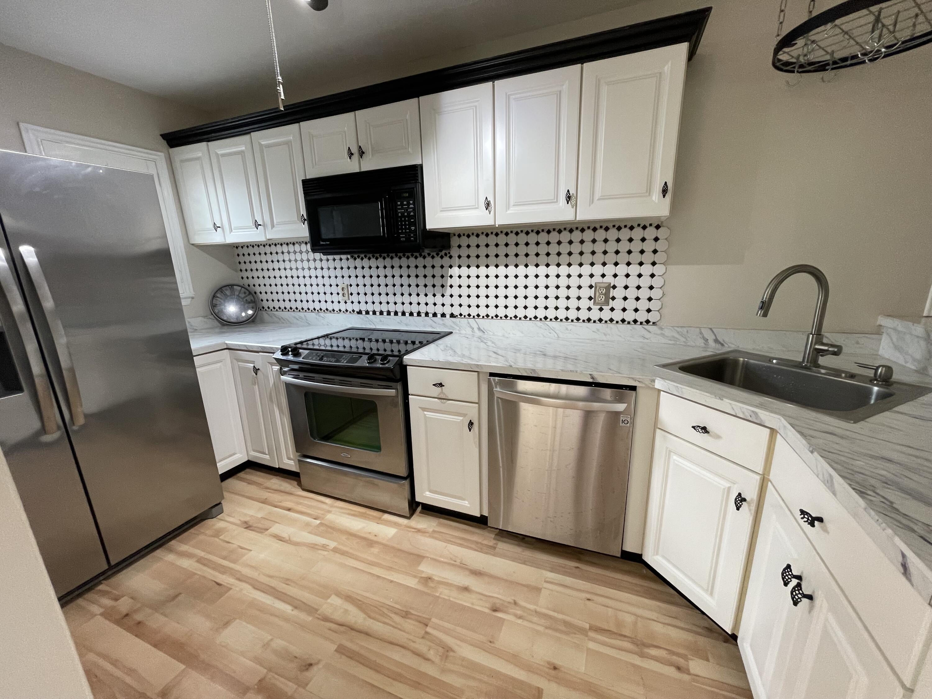 NEW WALTON VILLAGE - Residential Lease