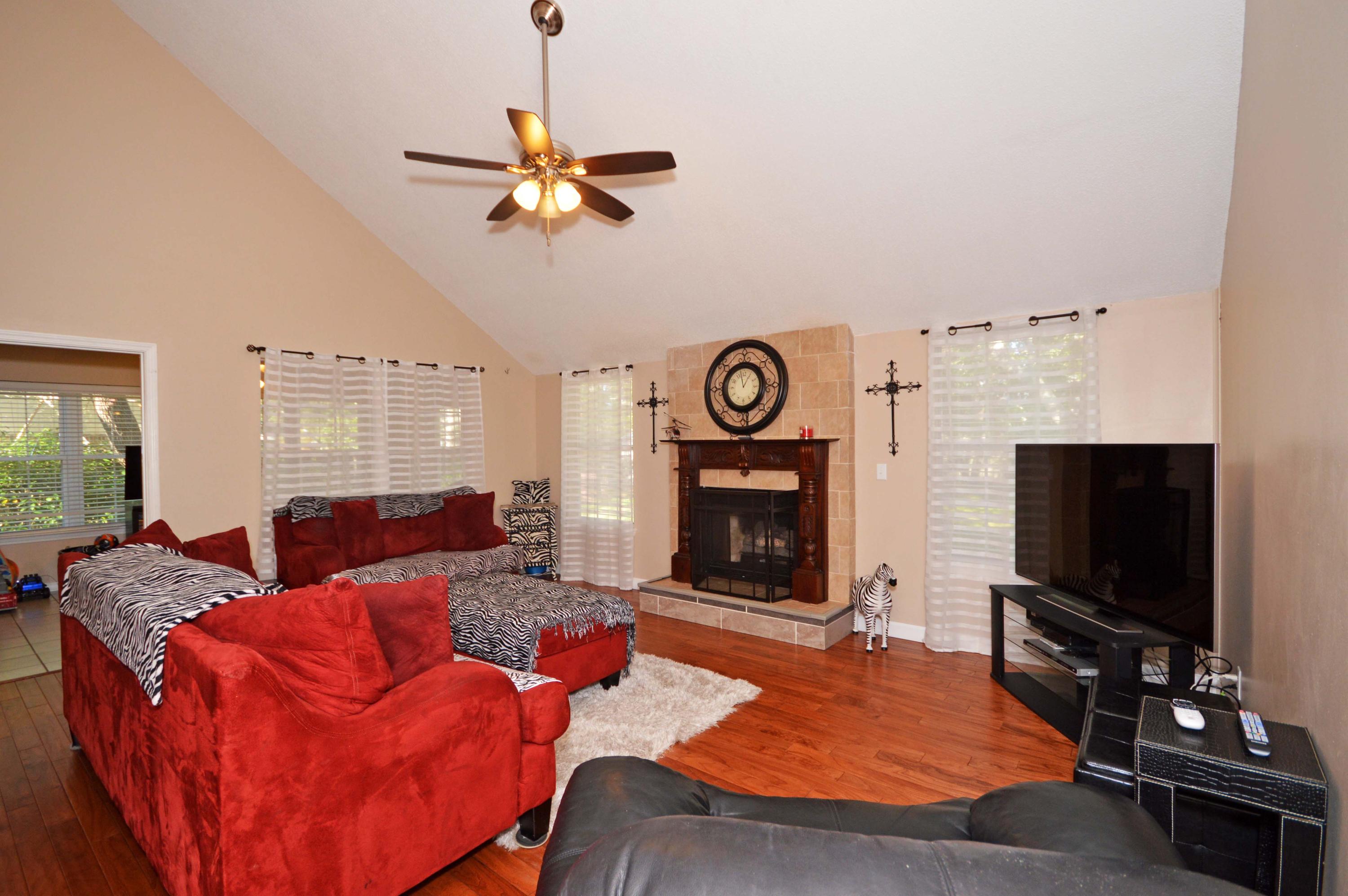 BLUEWATER BAY - Residential