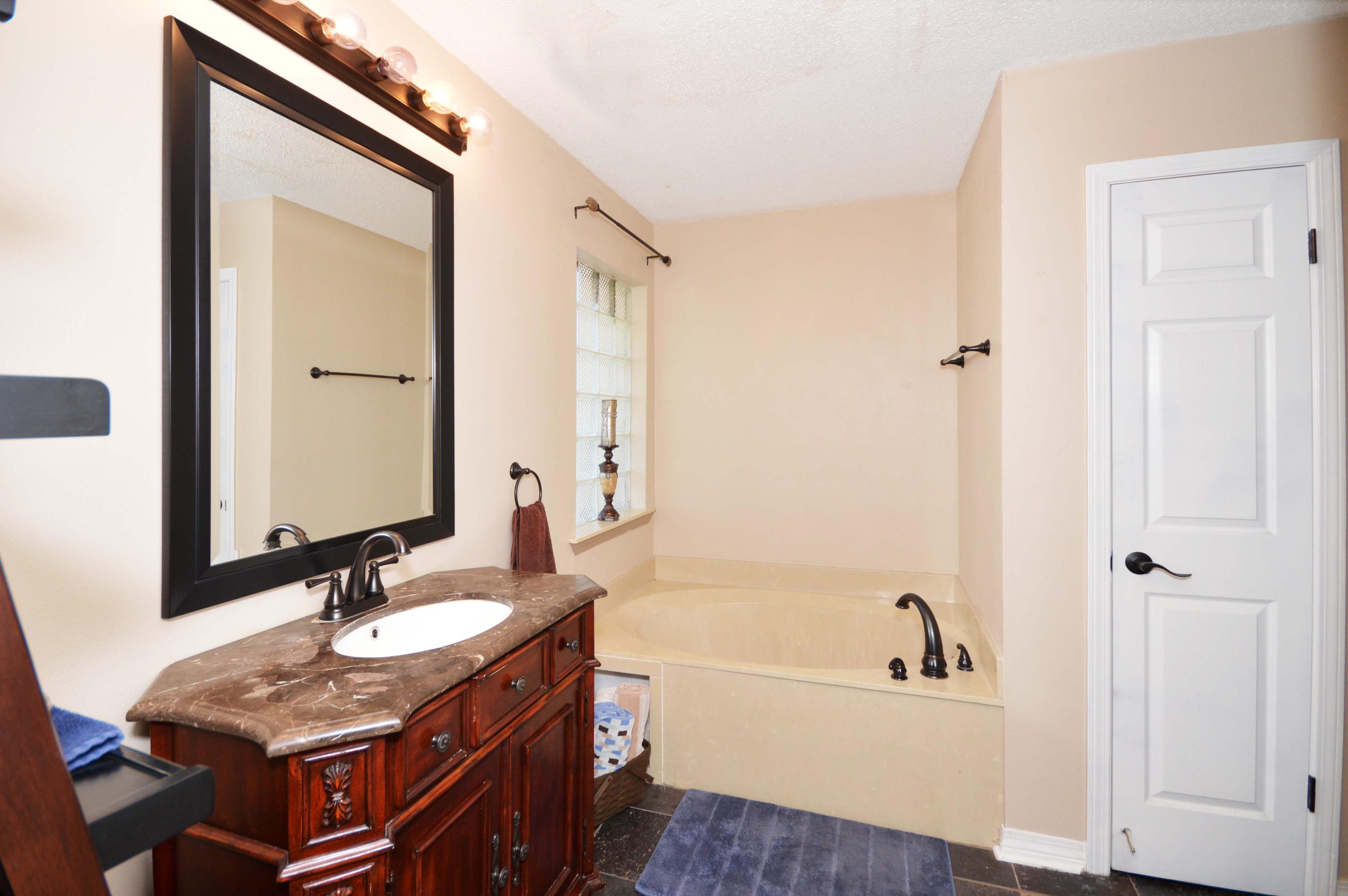 BLUEWATER BAY - Residential