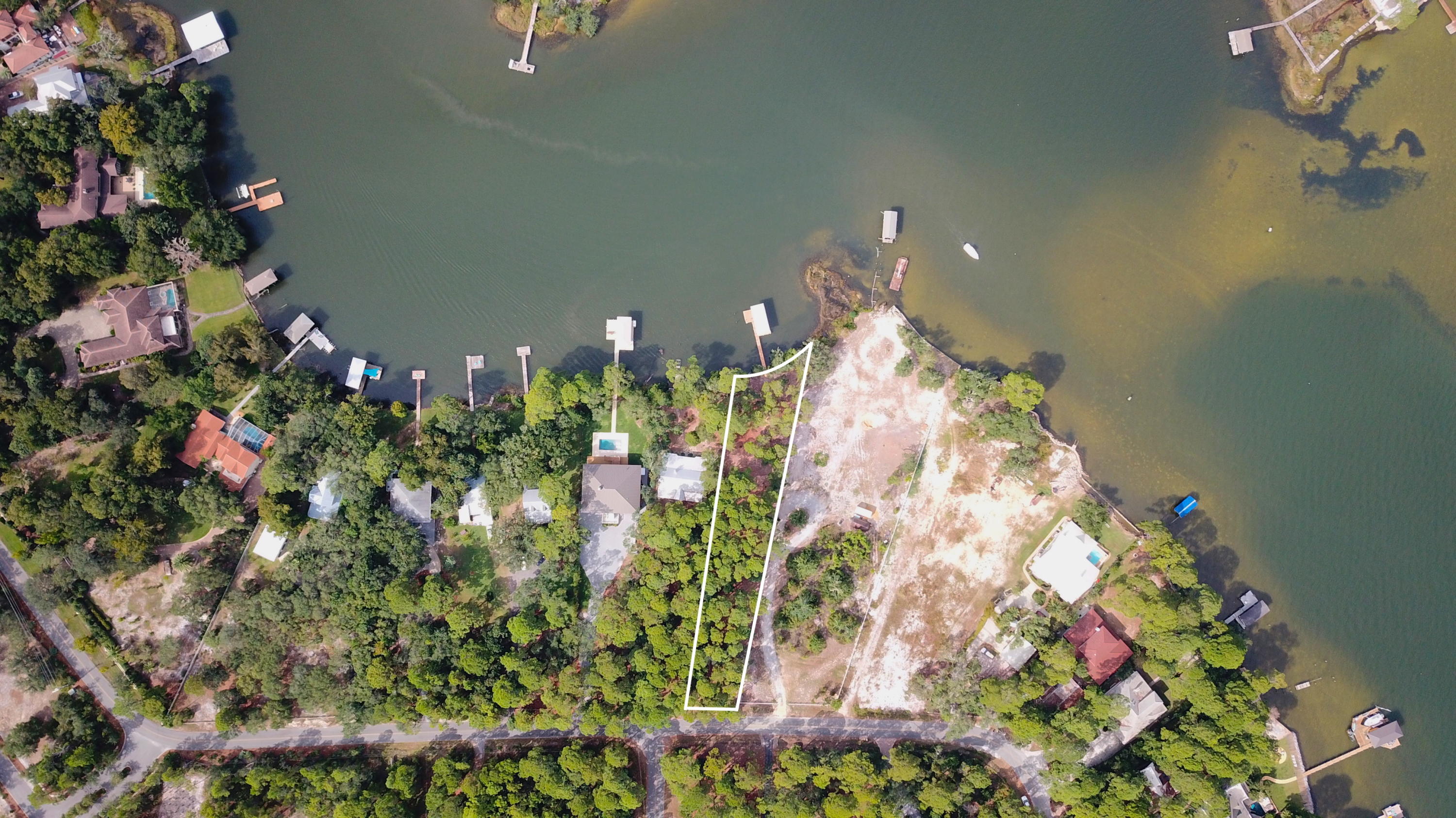 HEWETT BAYOU - Land