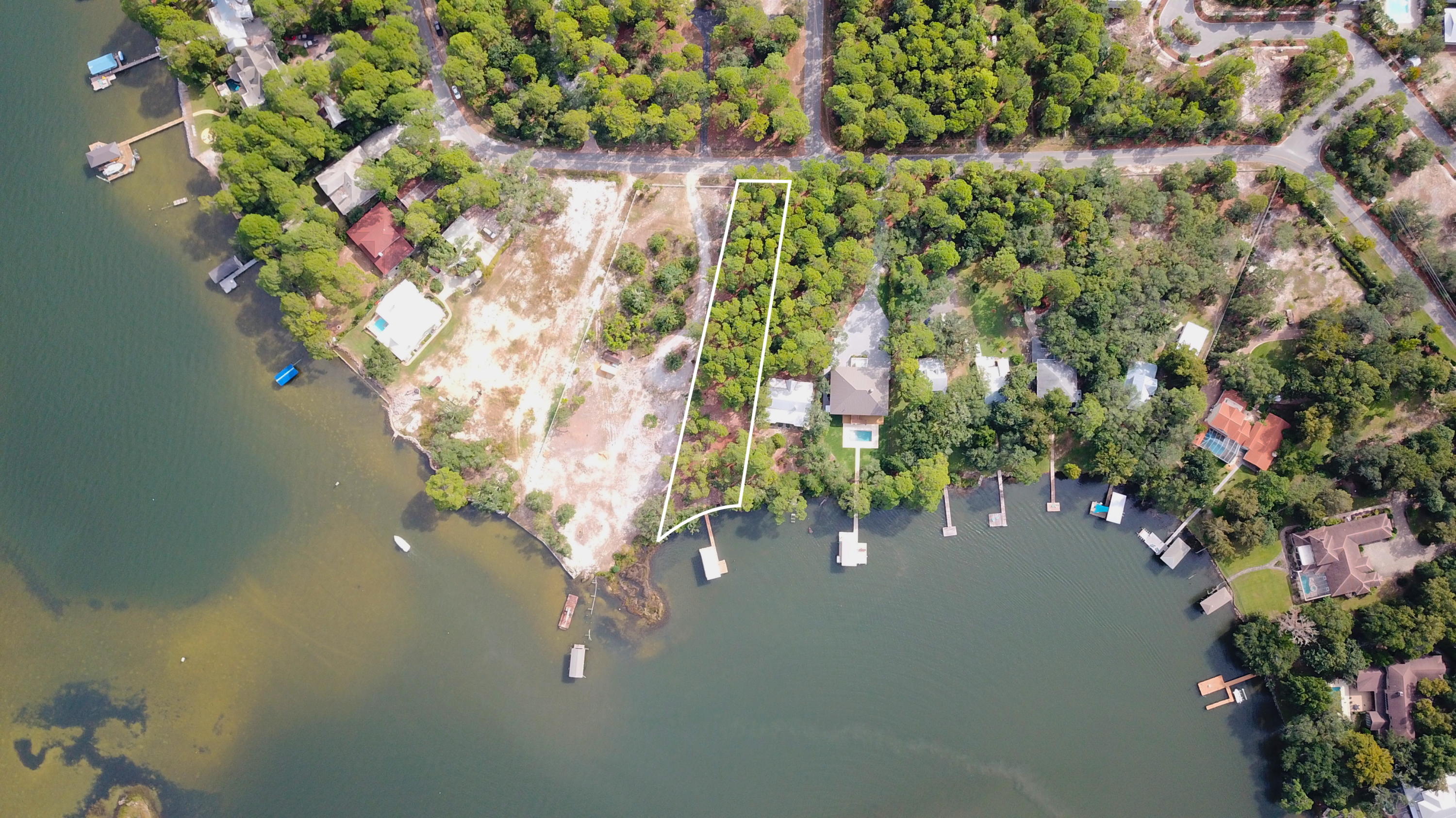 HEWETT BAYOU - Land