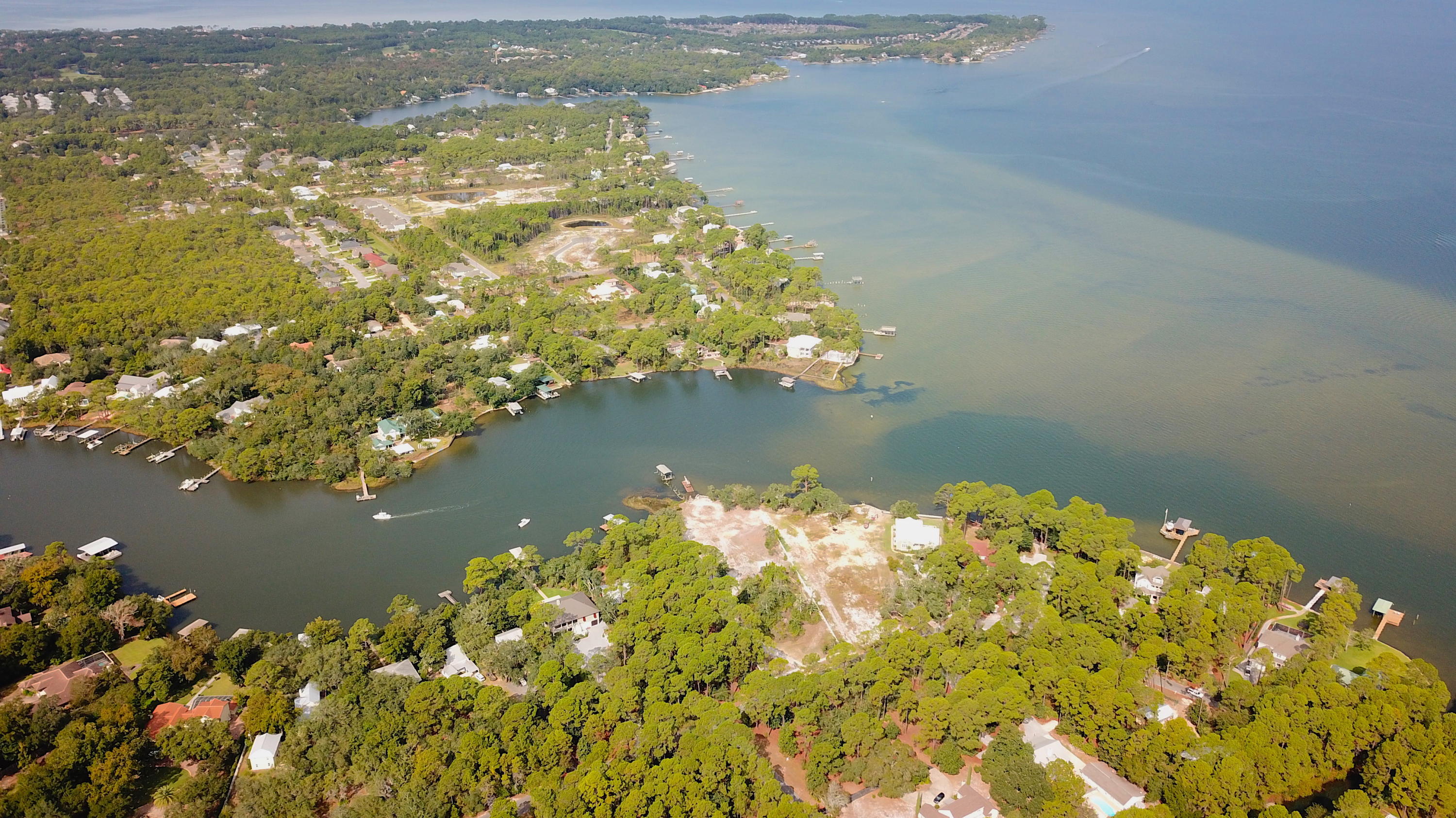 HEWETT BAYOU - Land