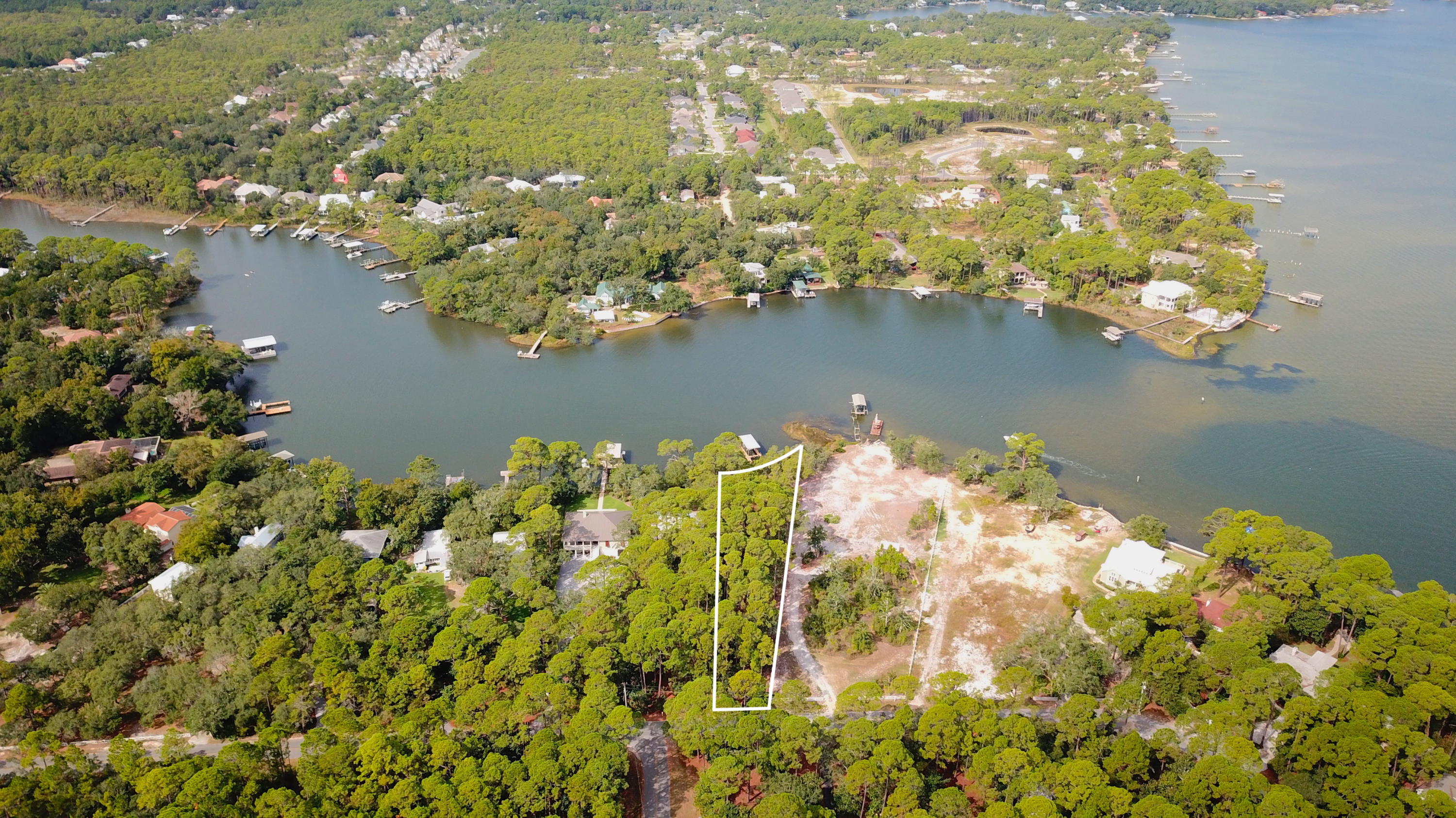 HEWETT BAYOU - Land
