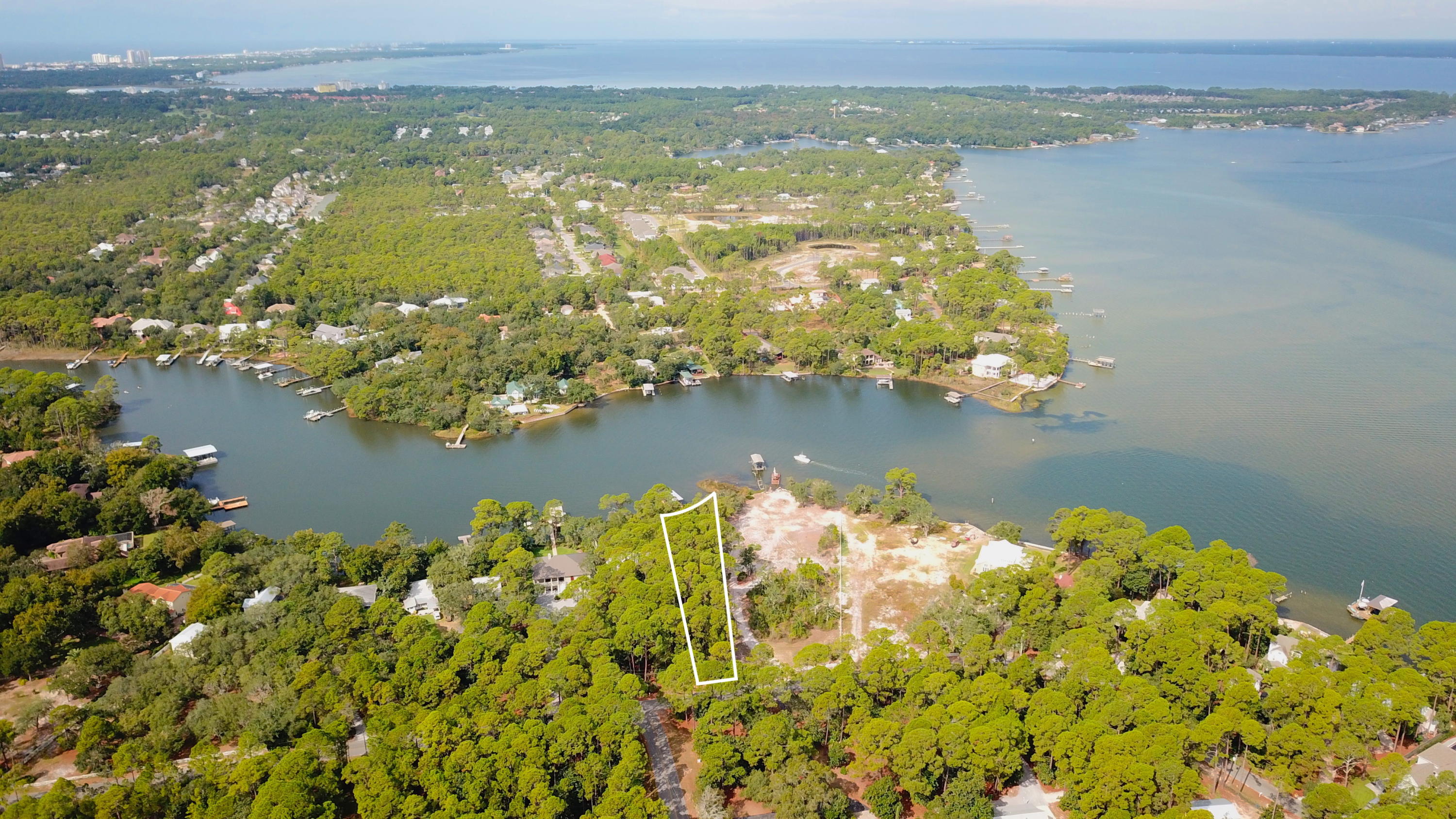 HEWETT BAYOU - Land