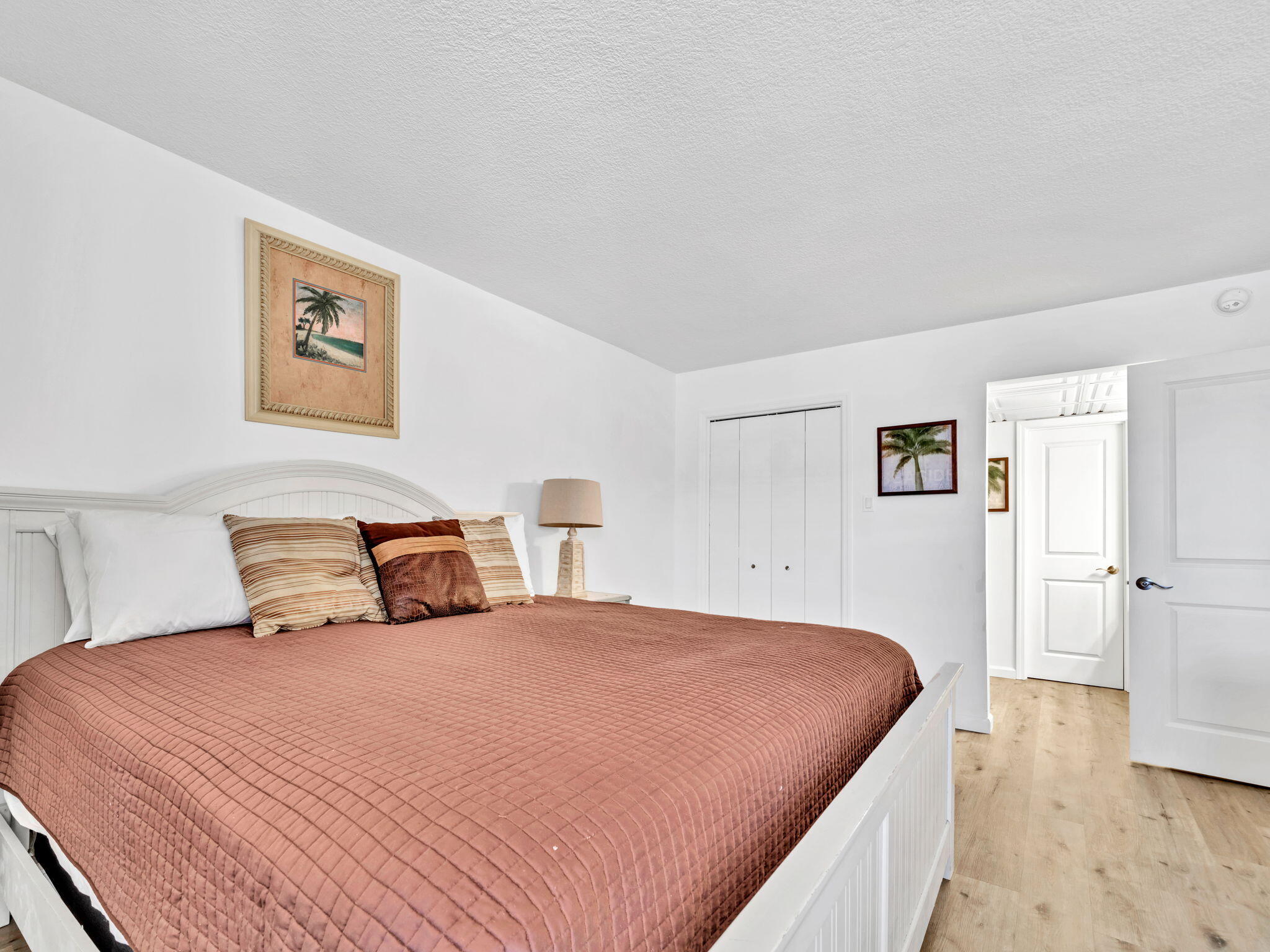 LEEWARD/WINDWARD CONDO - Residential
