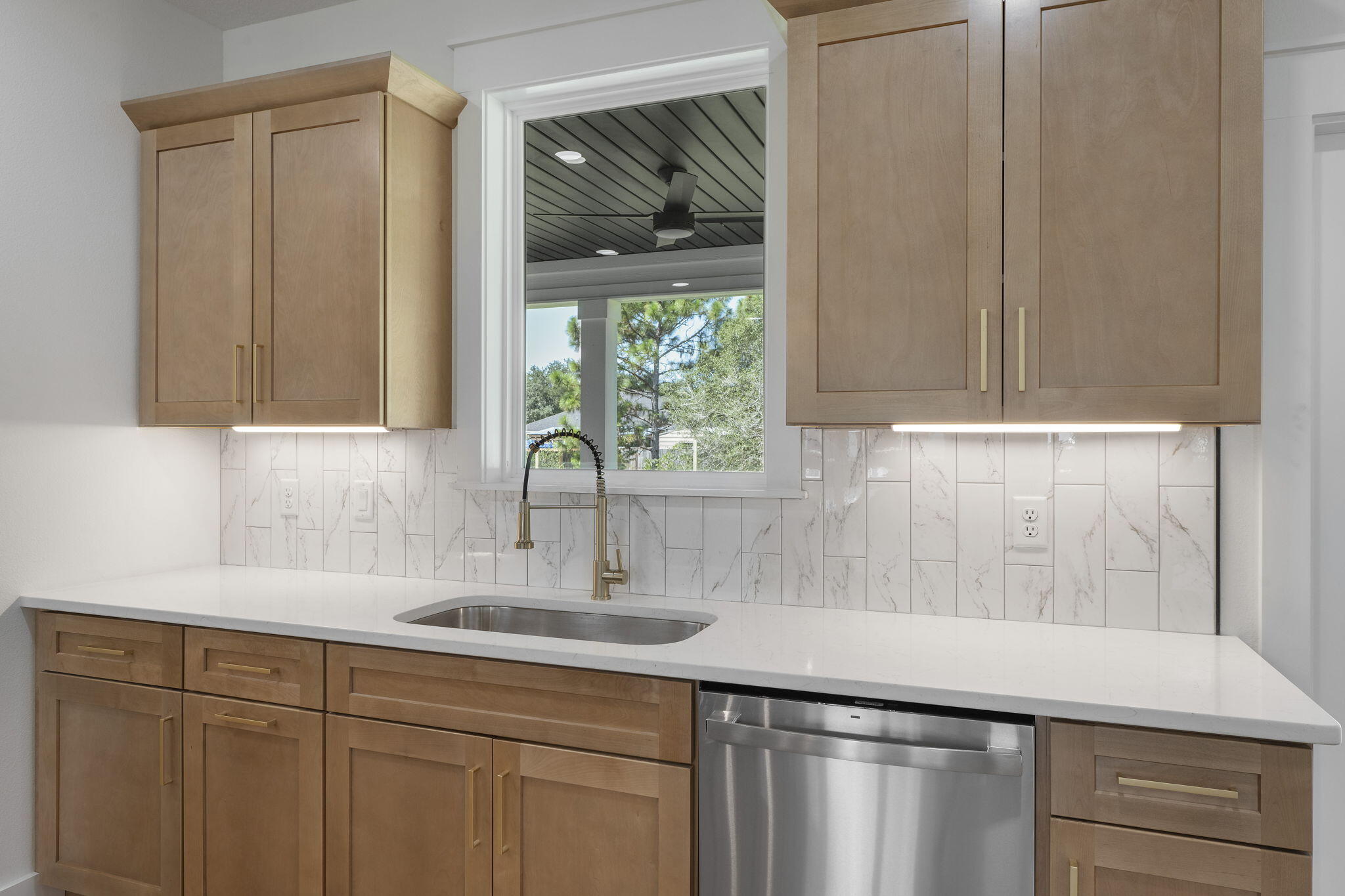 HOLLEY BY THE SEA - Residential