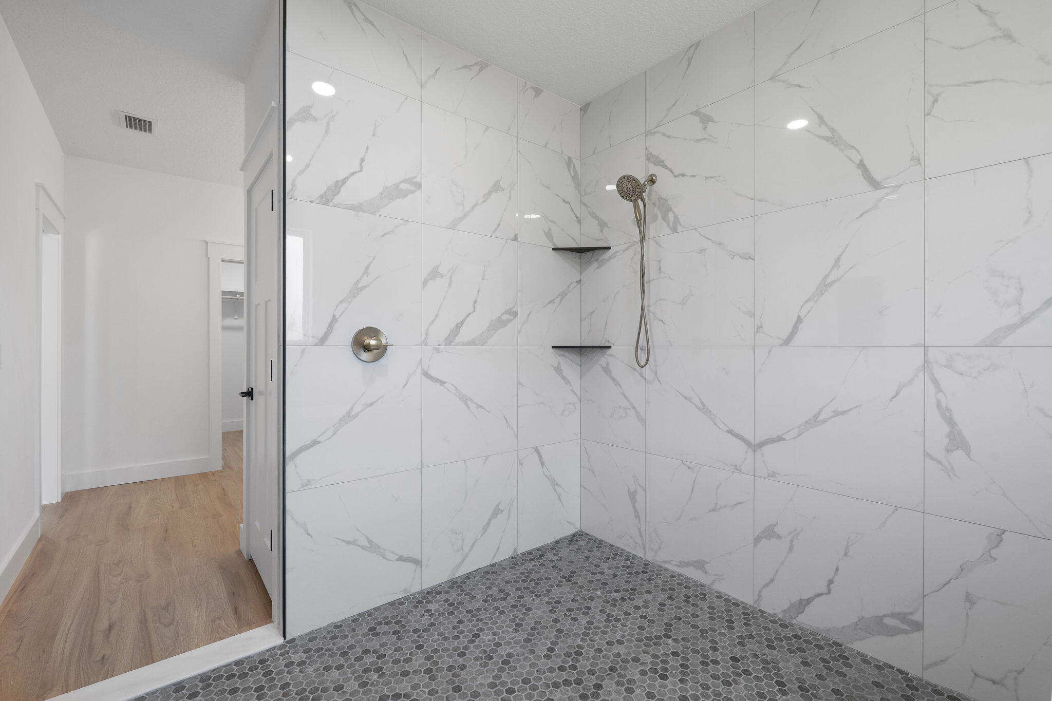 HOLLEY BY THE SEA - Residential